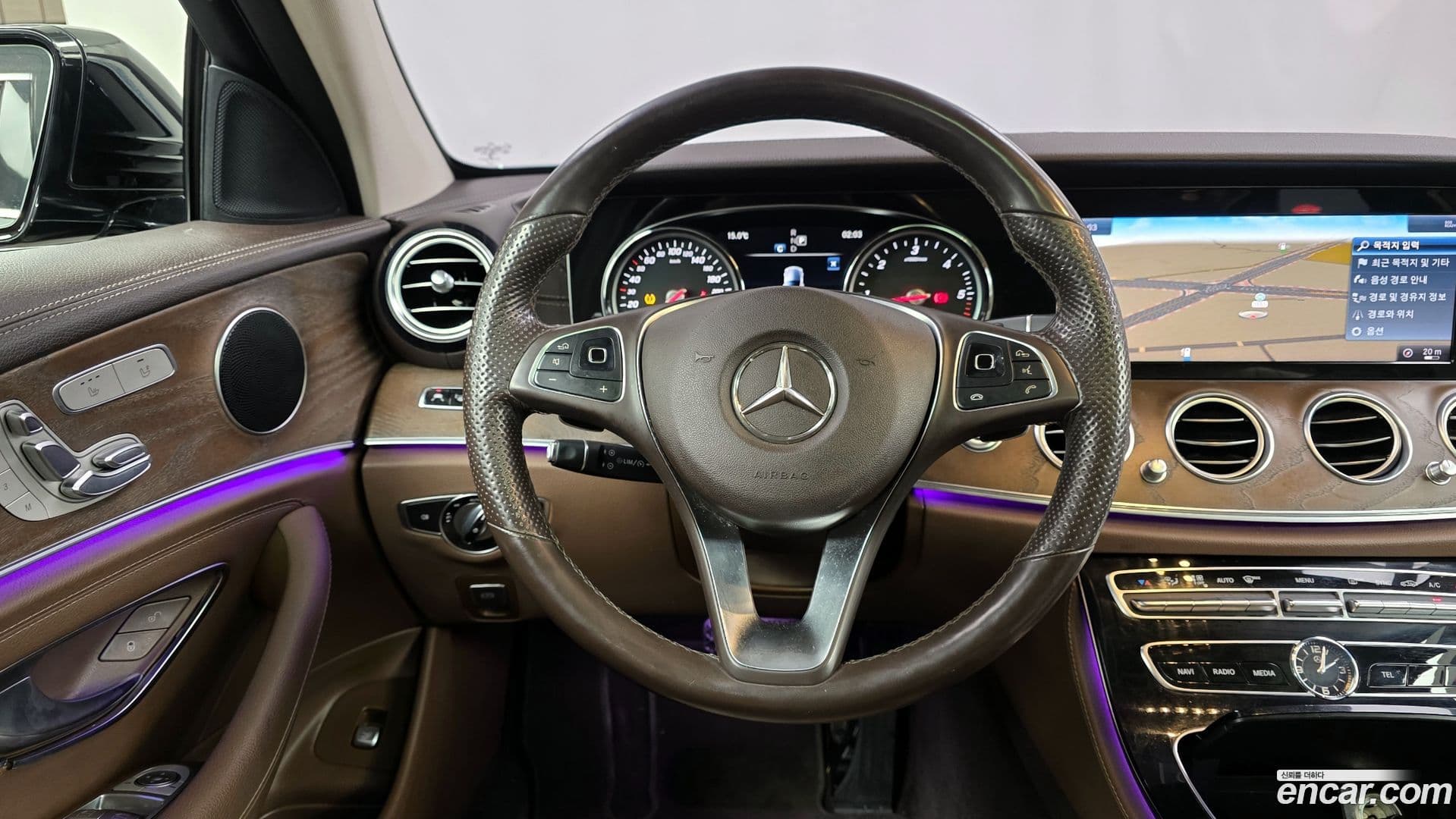 Main__Slider__Photo:E-Class Mercedes-Benz 2018.1-12