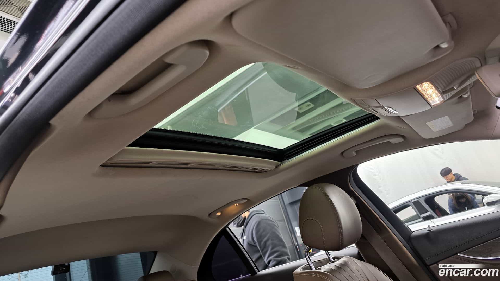 E-Class Mercedes-Benz 2018.1-OPTION-021