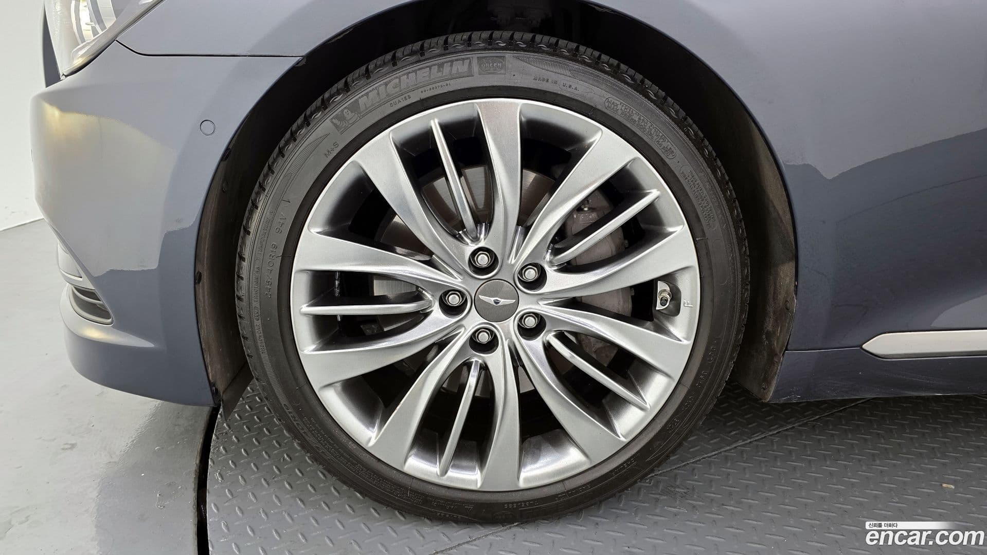 Main__Slider__Photo:Genesis Hyundai 2016.3-4