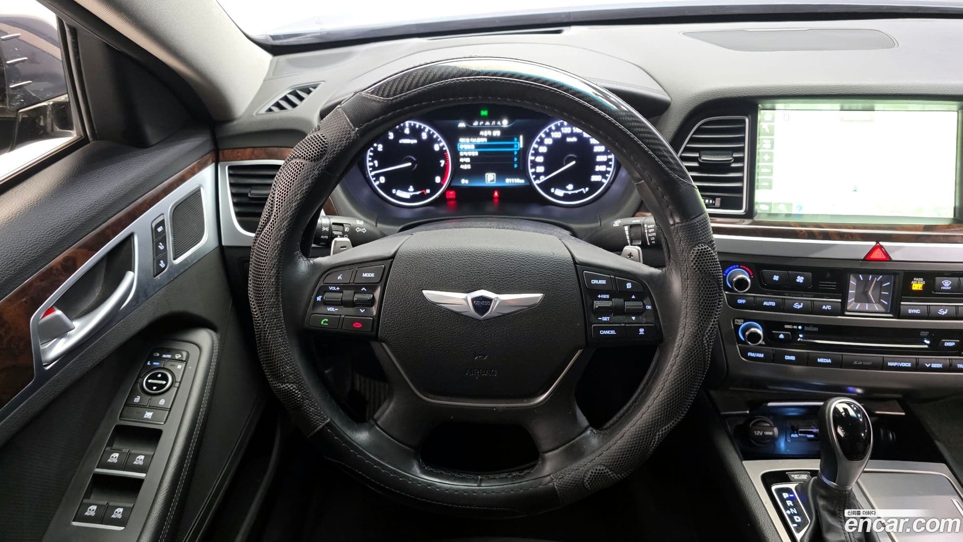 Main__Slider__Photo:Genesis Hyundai 2016.3-12