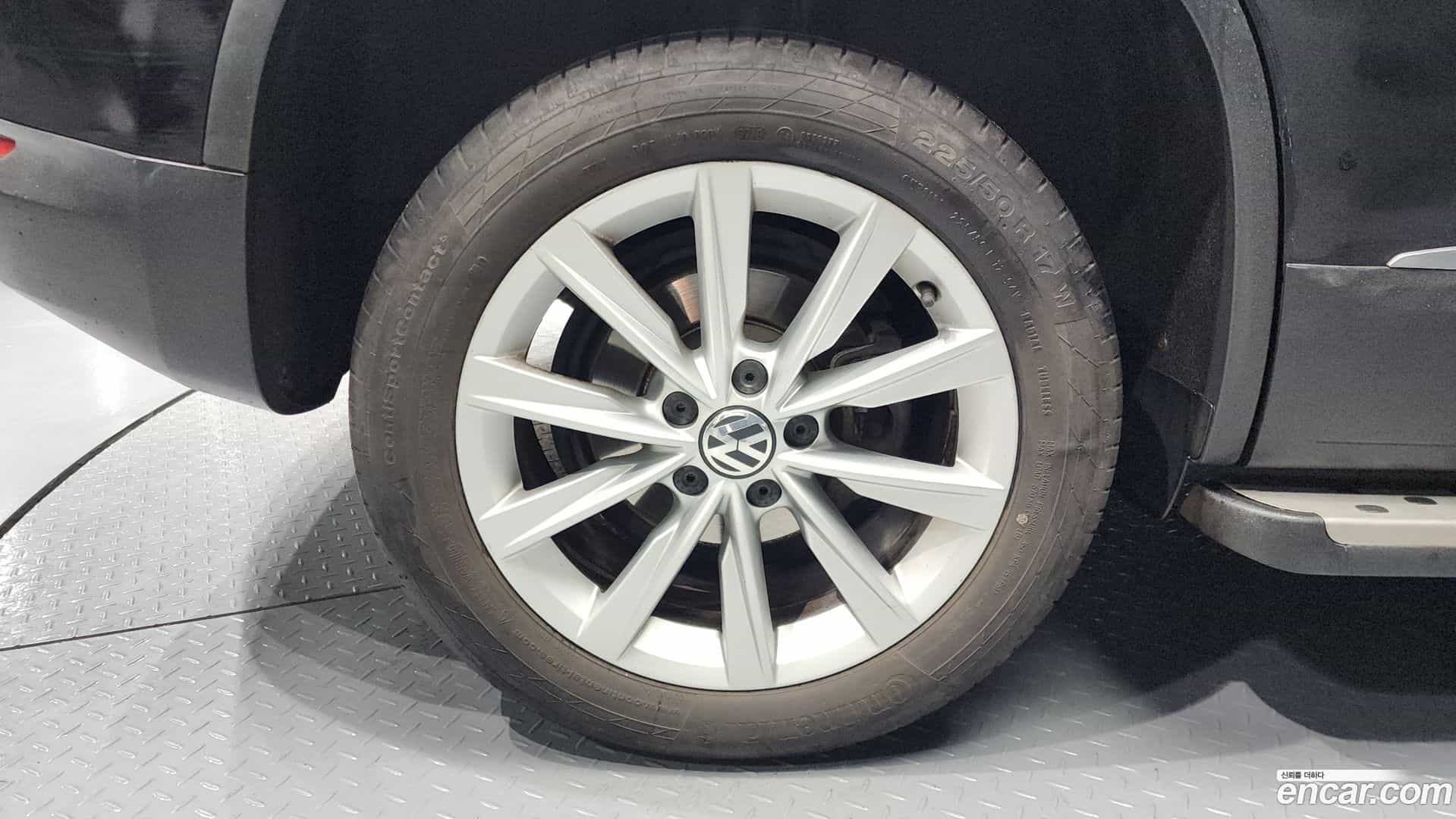 Tiguan Volkswagen 2014.10-OUTER-005