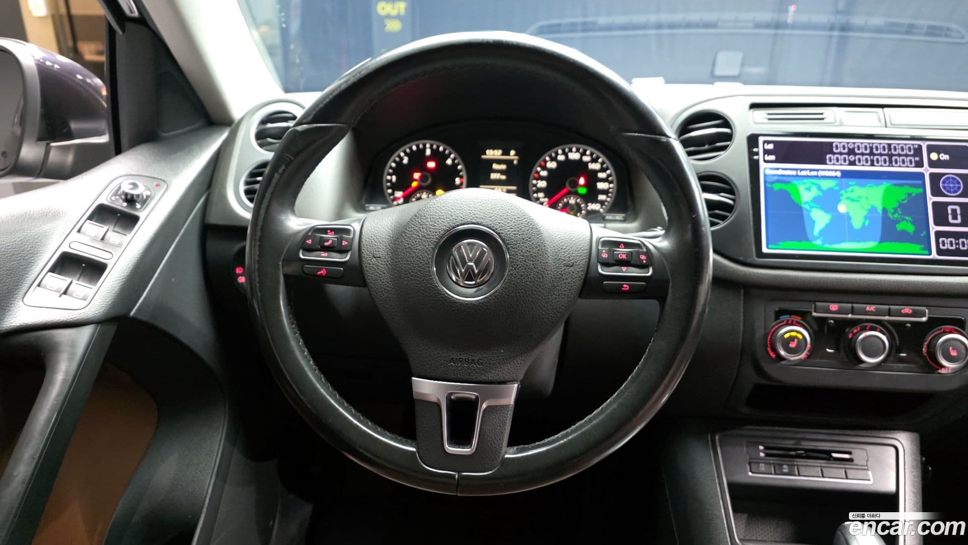 Main__Slider__Photo:Tiguan Volkswagen 2014.10-12