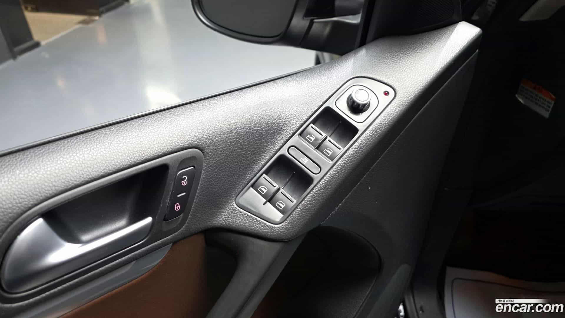 Tiguan Volkswagen 2014.10-OPTION-023