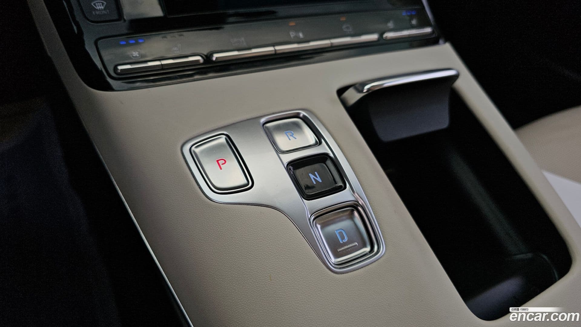 Main__Slider__Photo:Grandeur Hyundai 2021.10-8