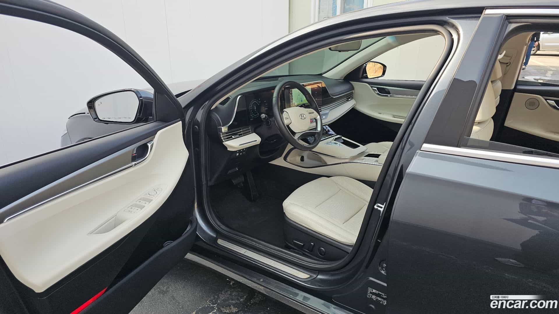 Grandeur Hyundai 2021.10-INNER-010