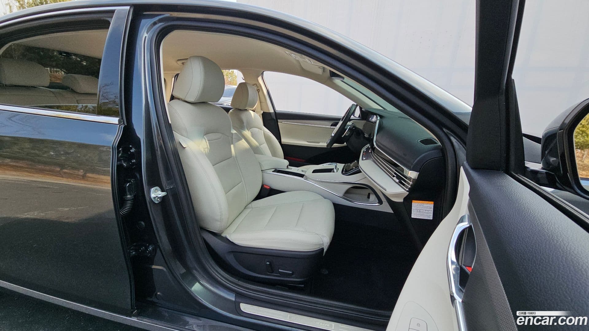 Main__Slider__Photo:Grandeur Hyundai 2021.10-10