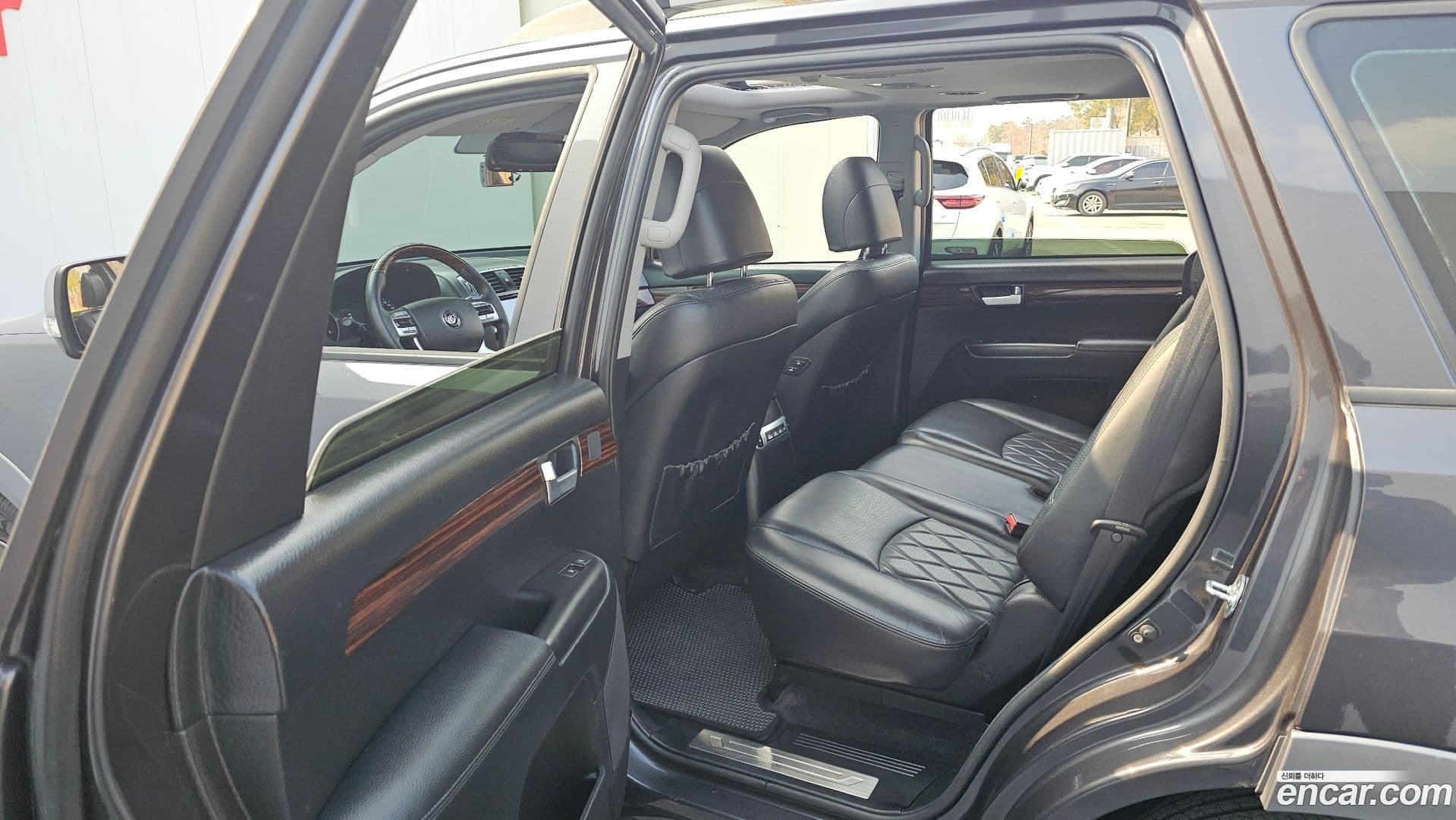 Main__Slider__Photo:Mohave Kia 2016.8-11