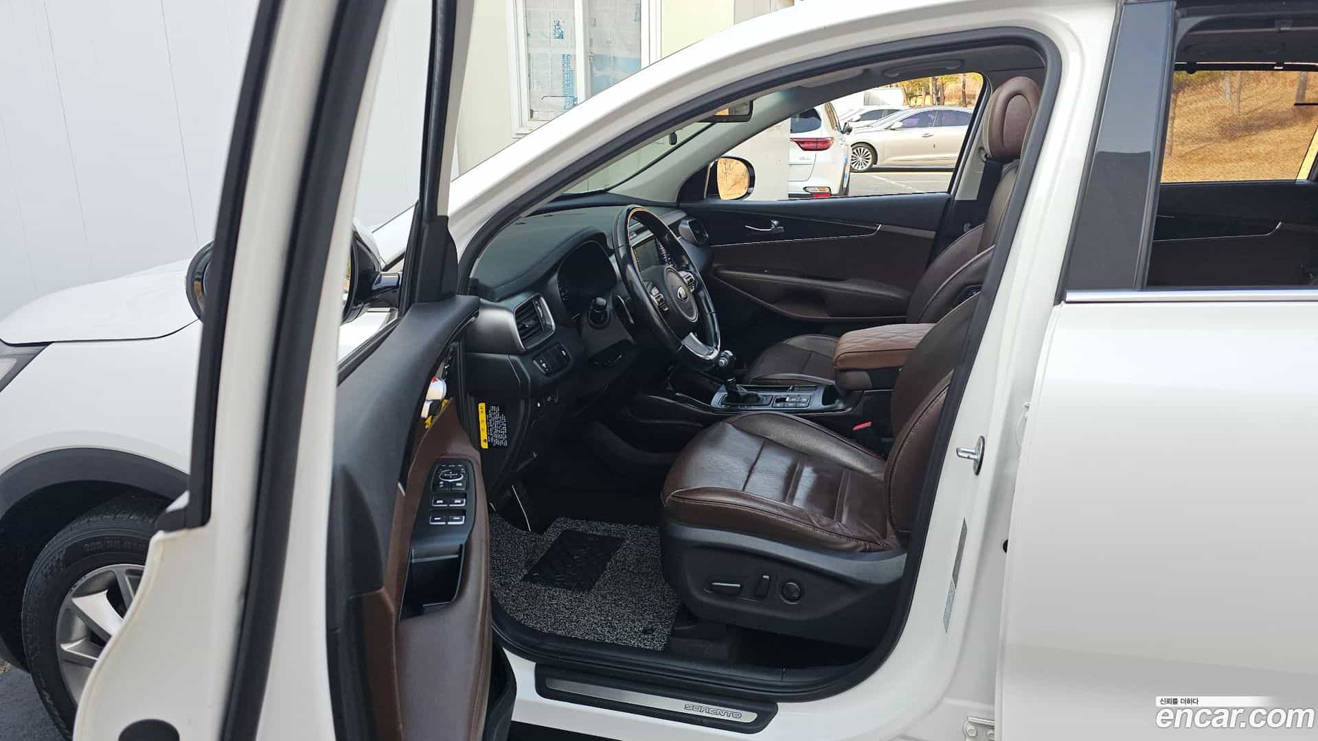 Sorento Kia 2017.1-INNER-010