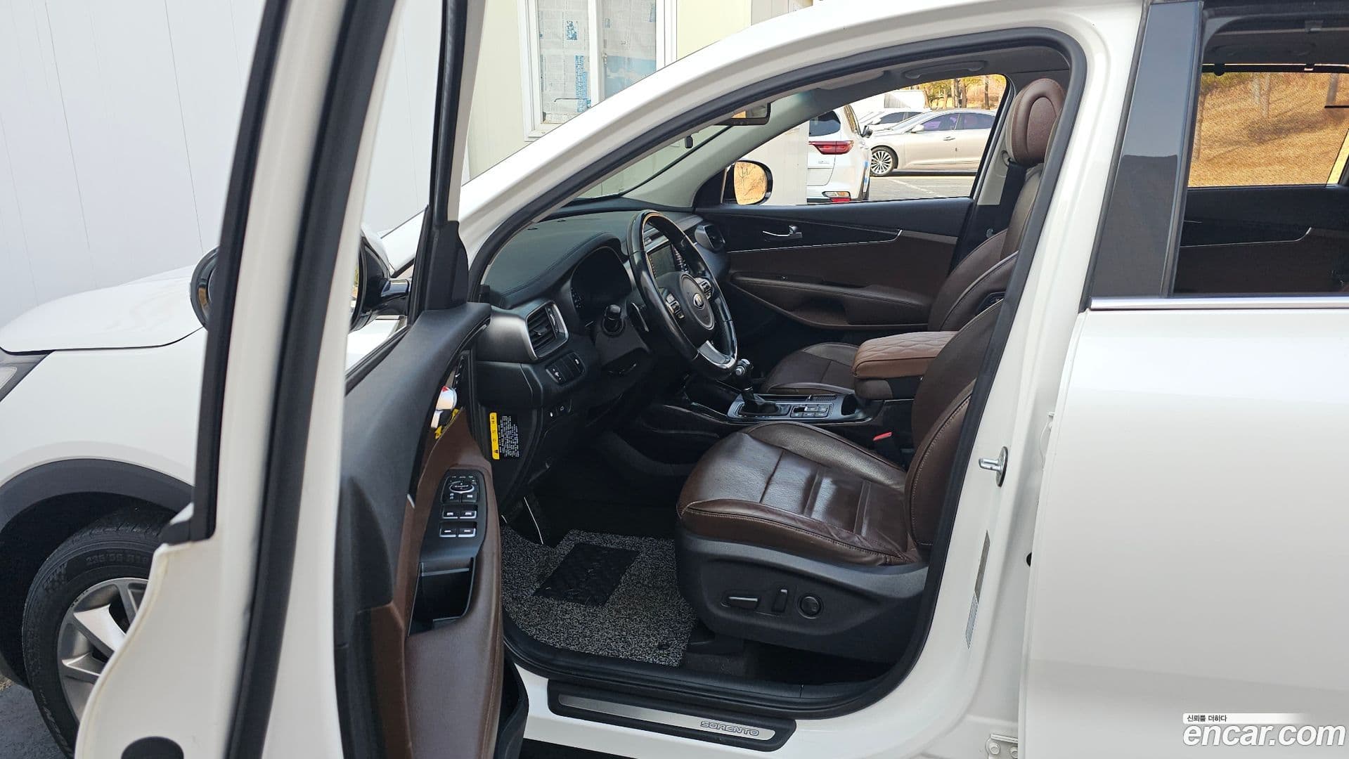 Main__Slider__Photo:Sorento Kia 2017.1-9