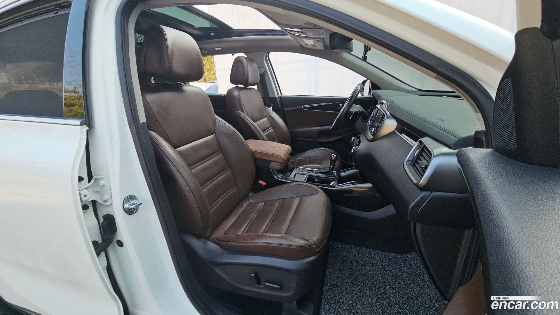 Main__Slider__Photo:Sorento Kia 2017.1-10