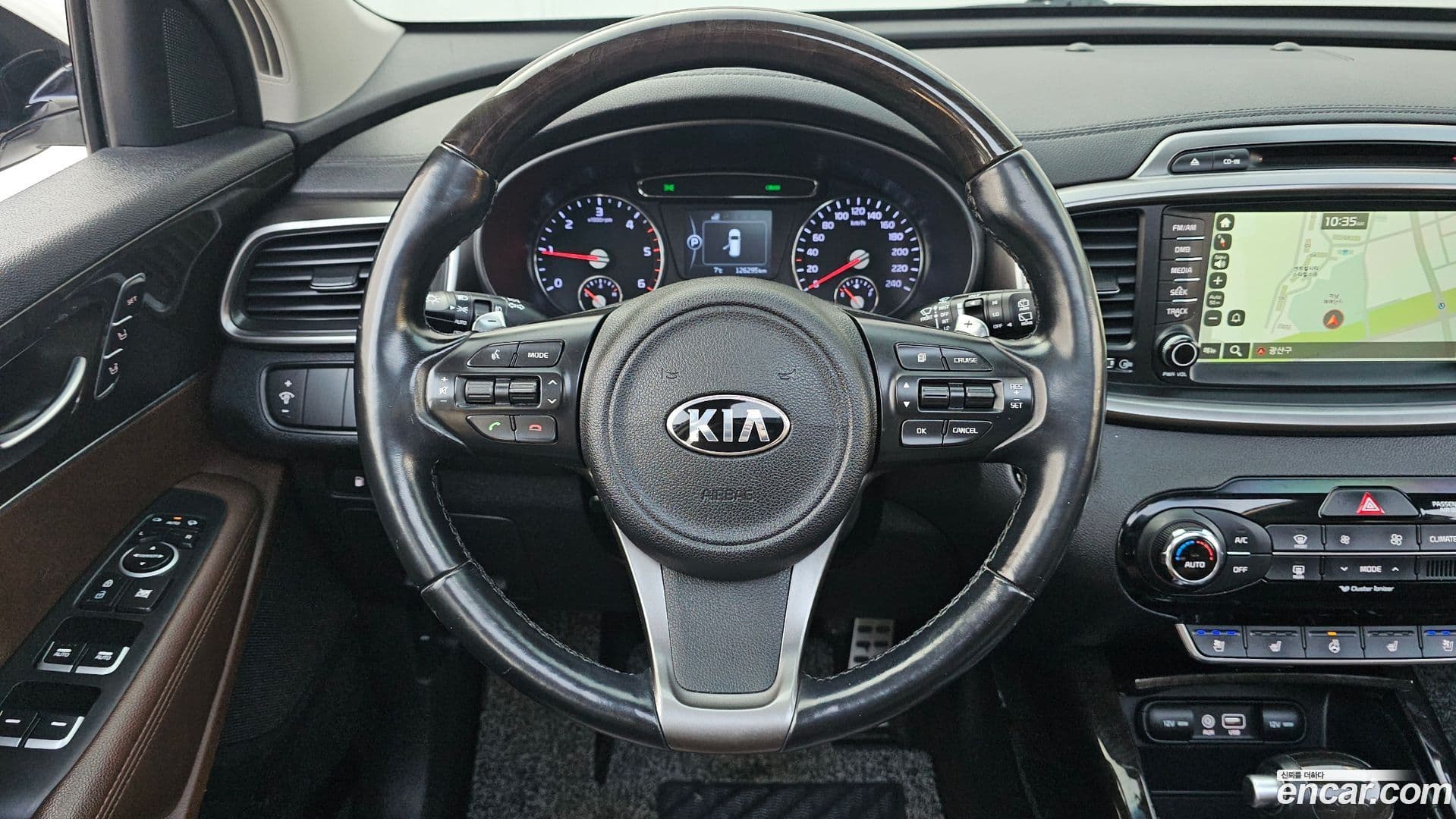 Main__Slider__Photo:Sorento Kia 2017.1-12