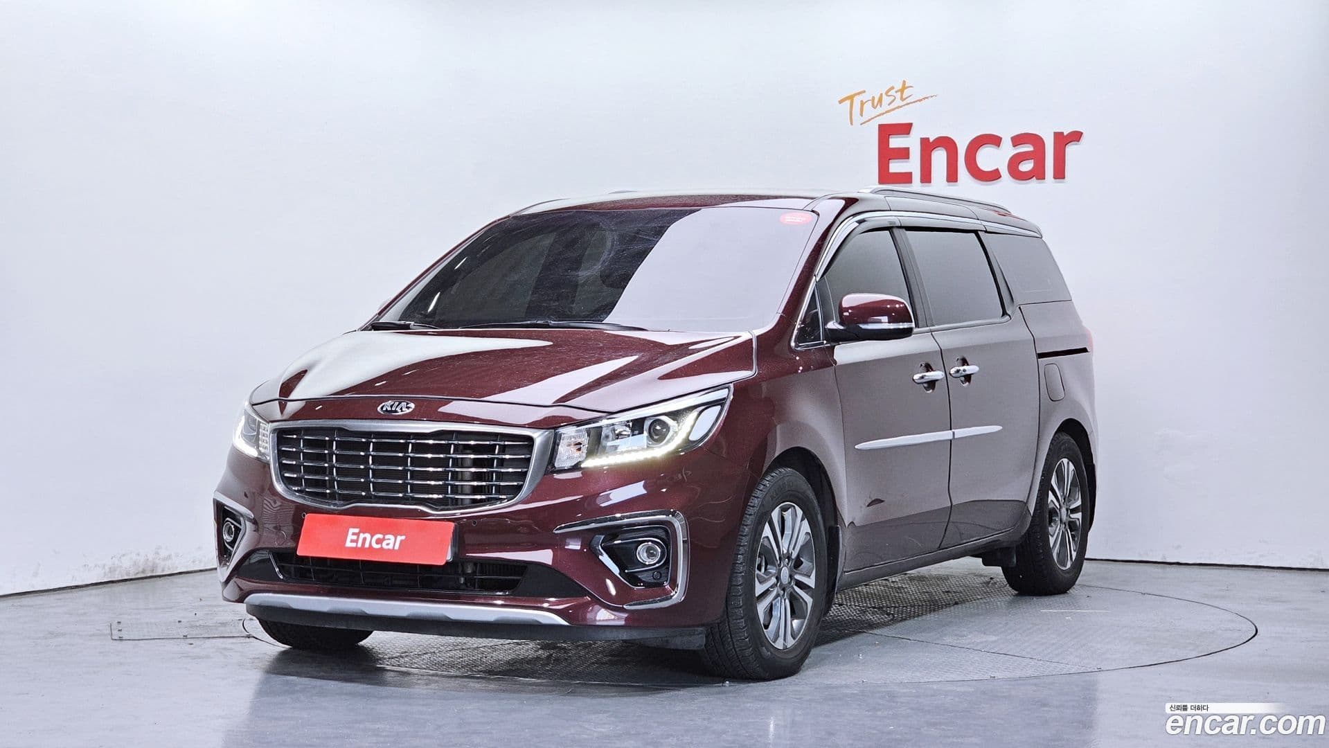 Main__Slider__Photo:Canival Kia 2019.8-0