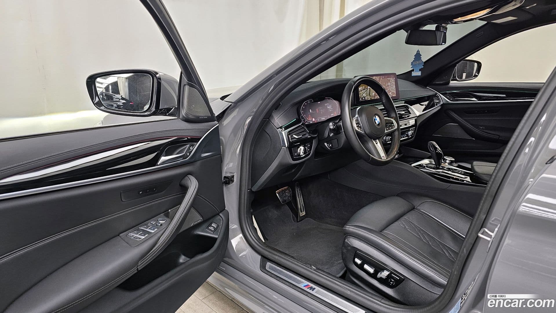 Main__Slider__Photo:5-Series BMW 2022.4-9