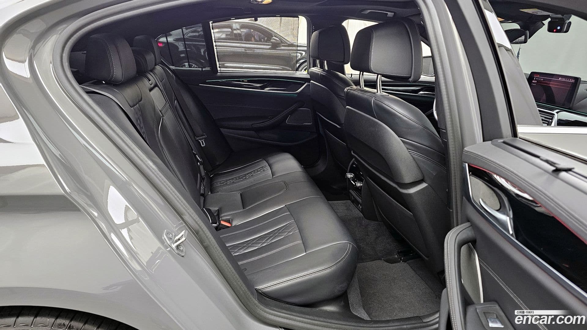 Main__Slider__Photo:5-Series BMW 2022.4-11