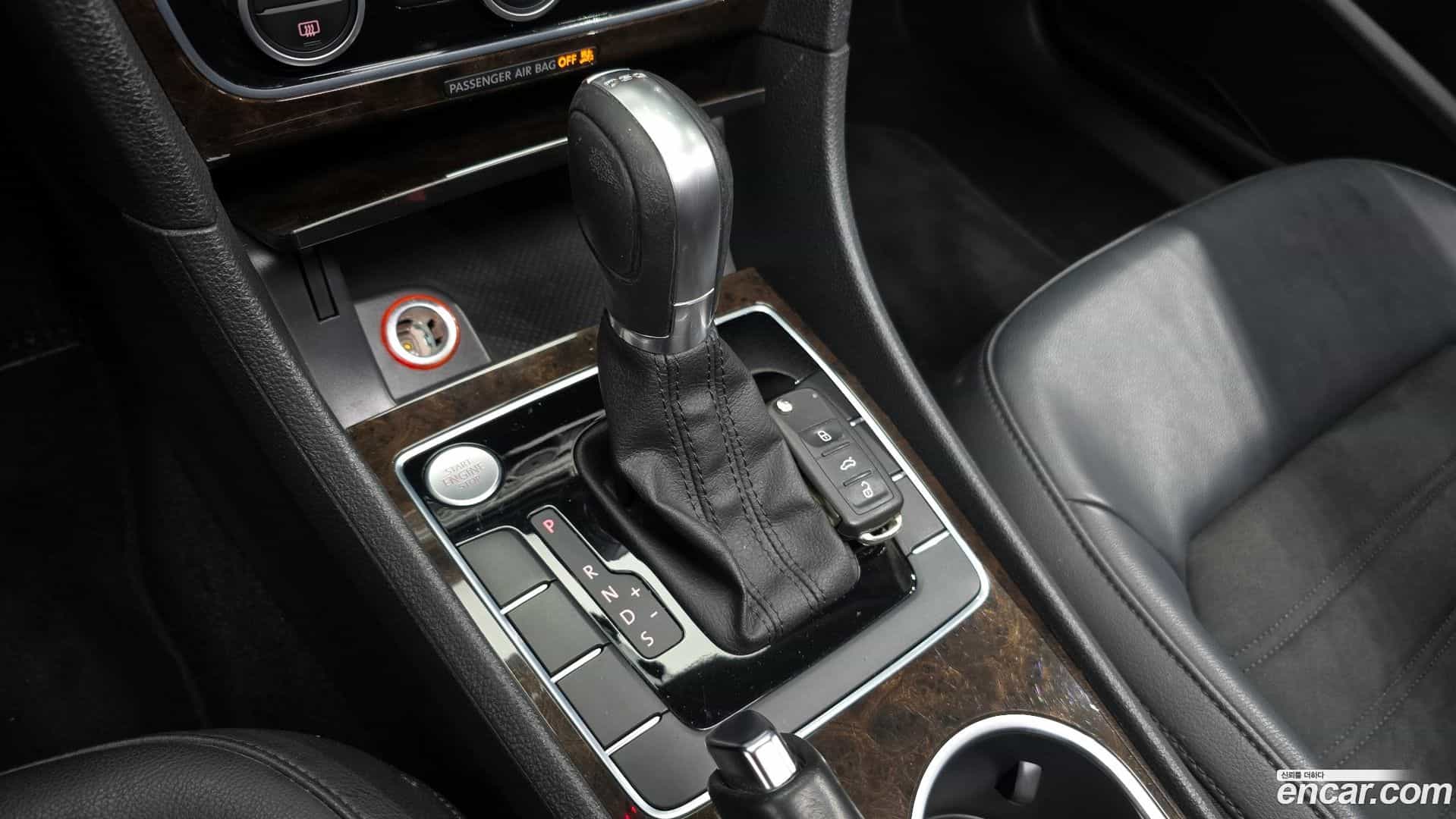 Passat Volkswagen 2015.8-INNER-009