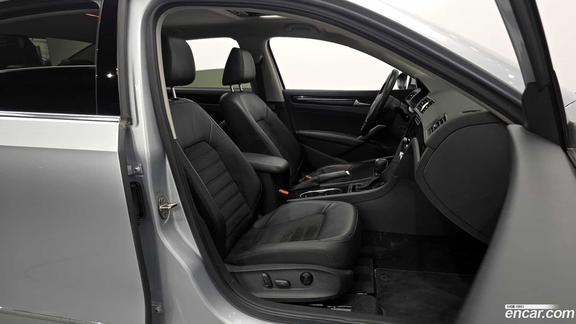 Passat Volkswagen 2015.8-INNER-010