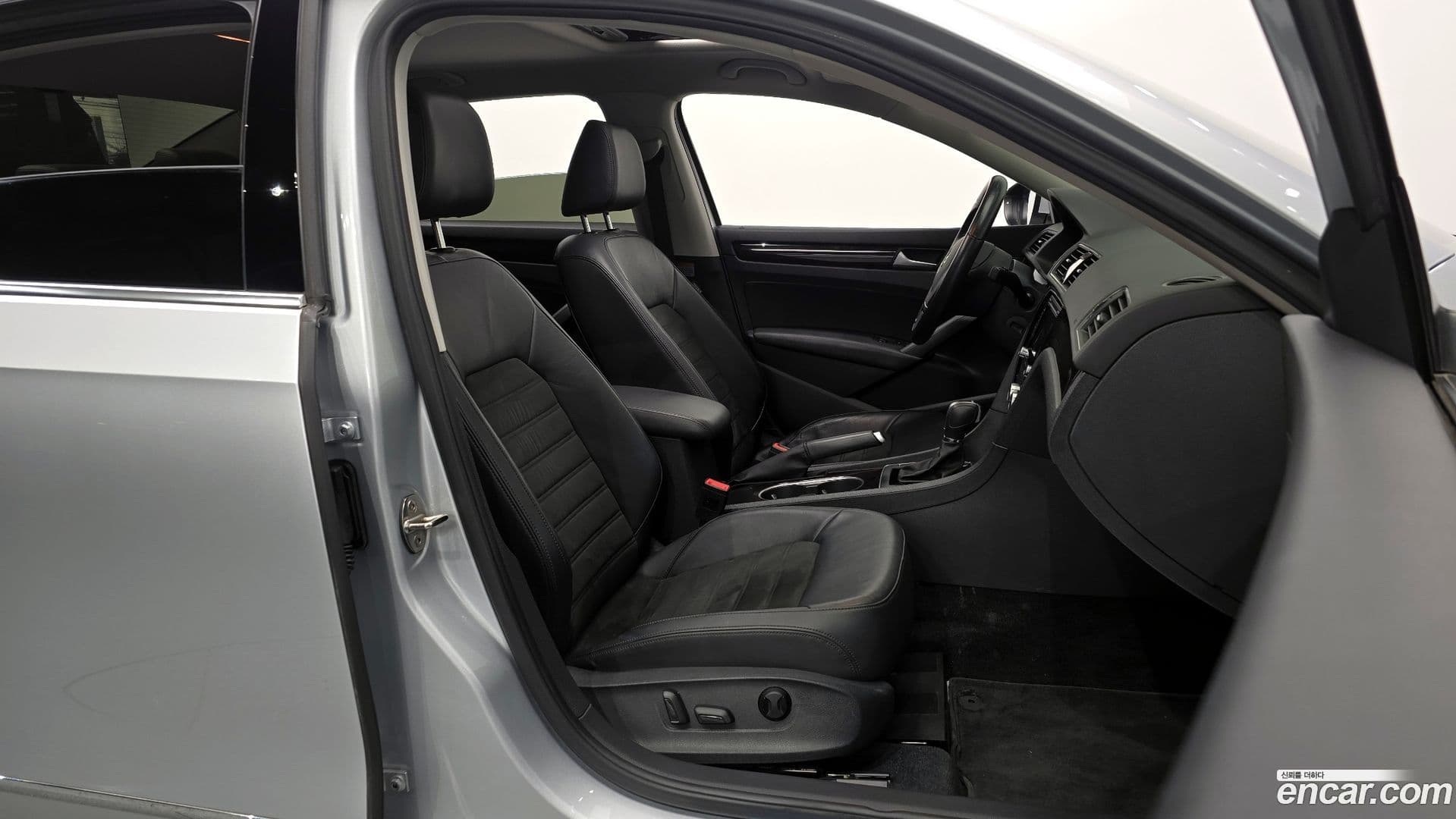 Main__Slider__Photo:Passat Volkswagen 2015.8-9