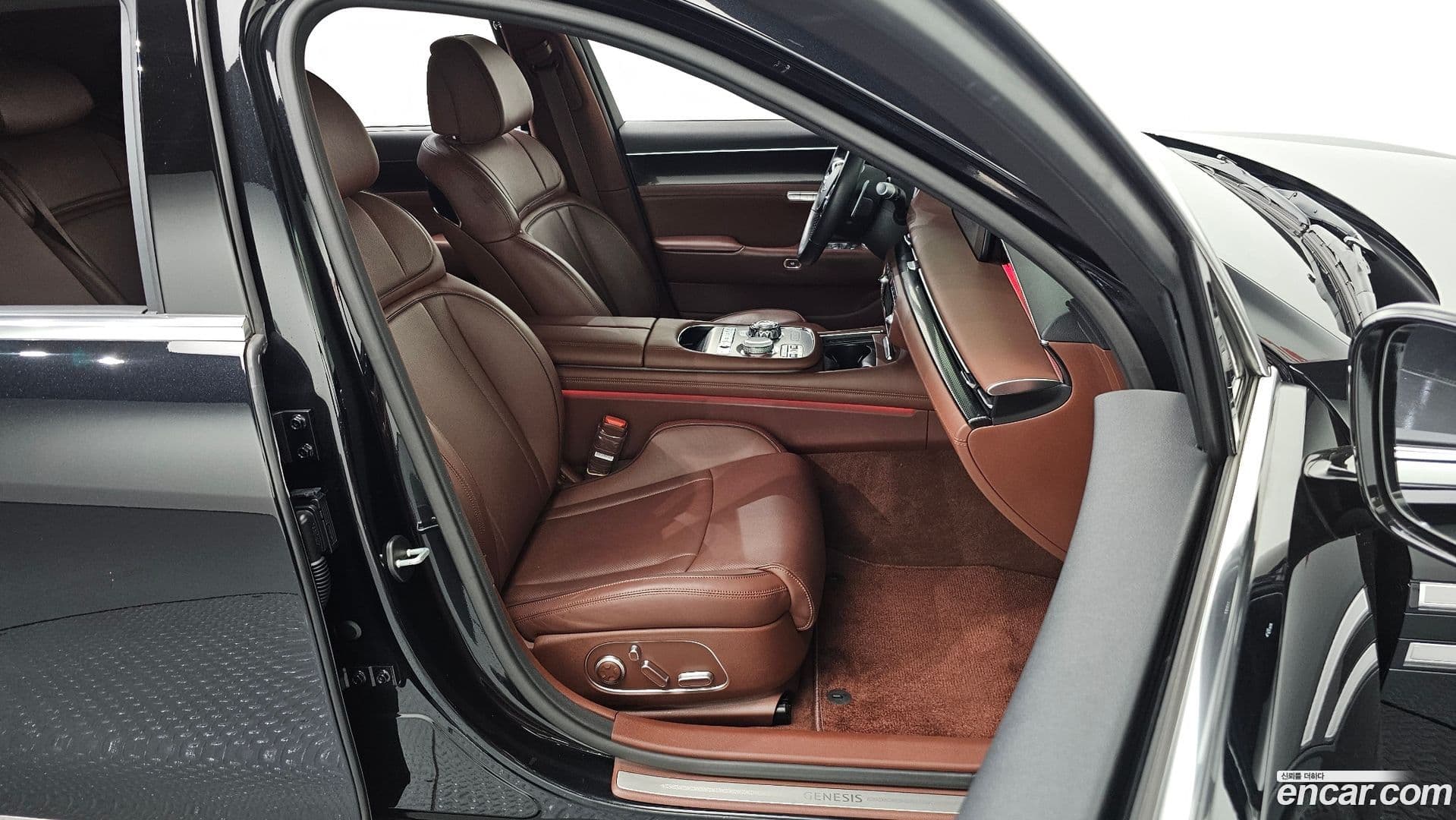 Main__Slider__Photo:G90 Genesis 2022.11-12