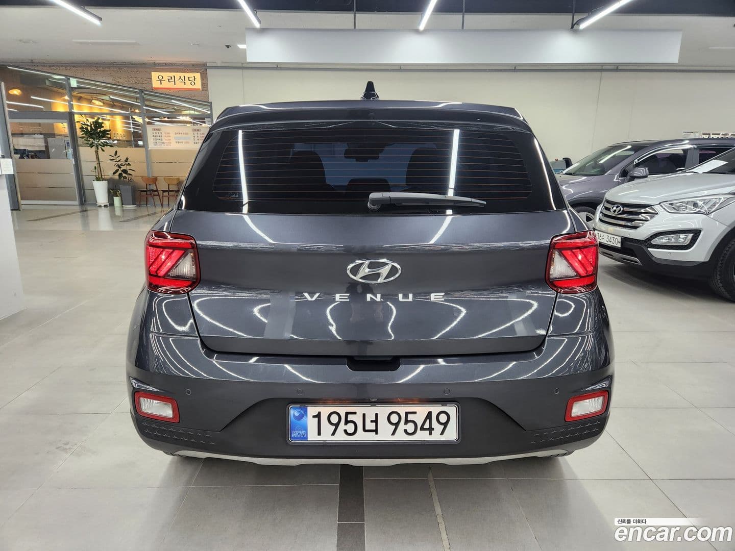 Main__Slider__Photo:Venue Hyundai 2021.0-3