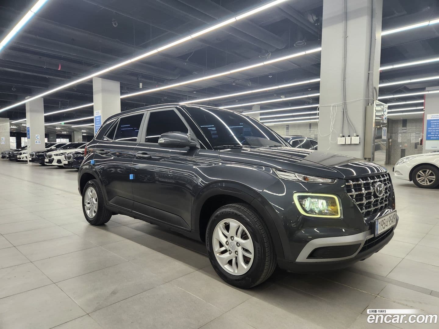 Main__Slider__Photo:Venue Hyundai 2021.0-5