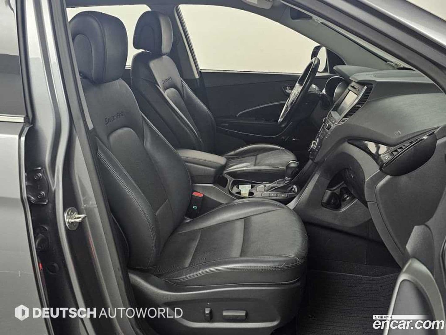 Main__Slider__Photo:Santafe Hyundai 2015.3-12