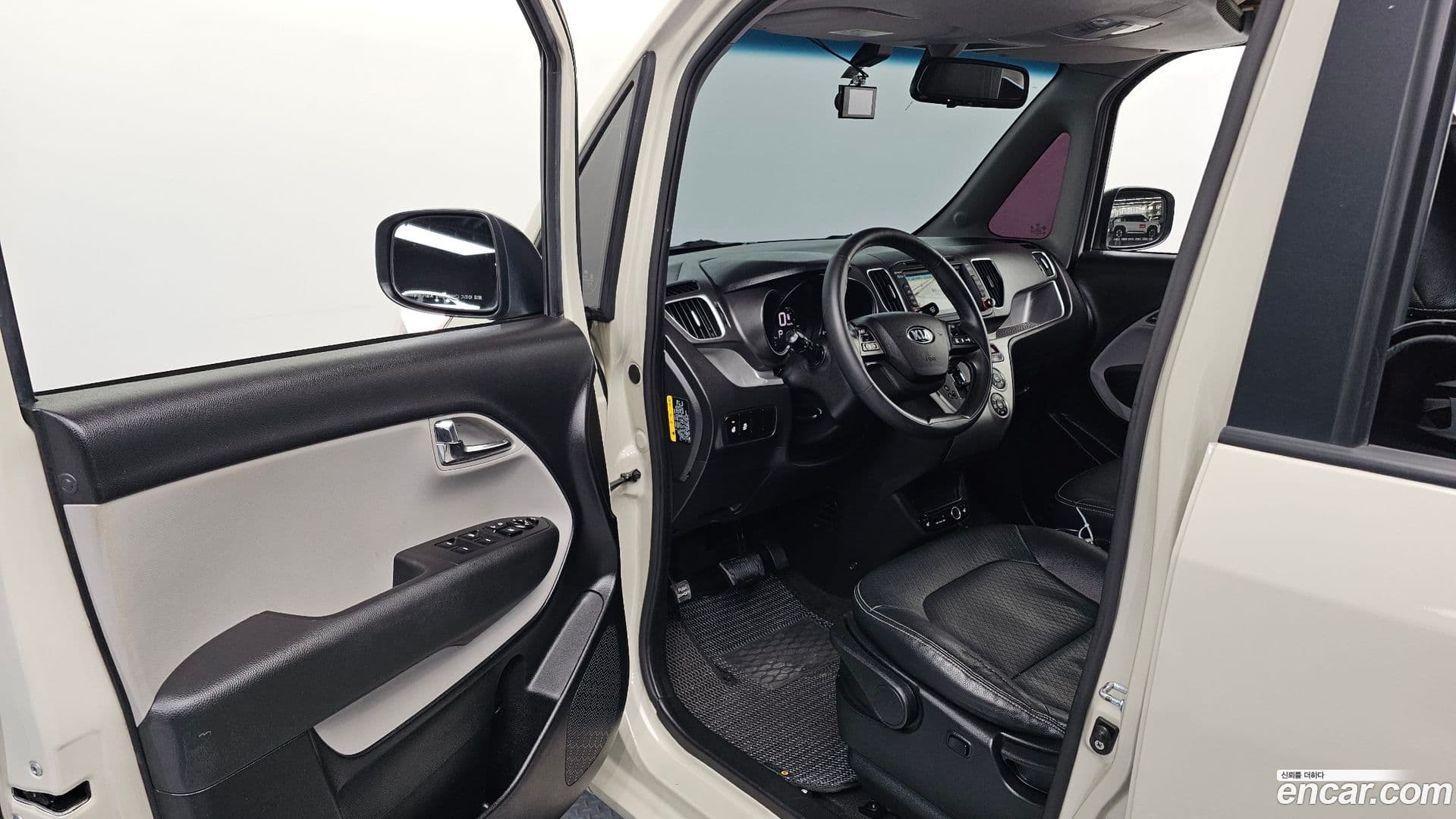 Main__Slider__Photo:RAY Kia 2015.7-9