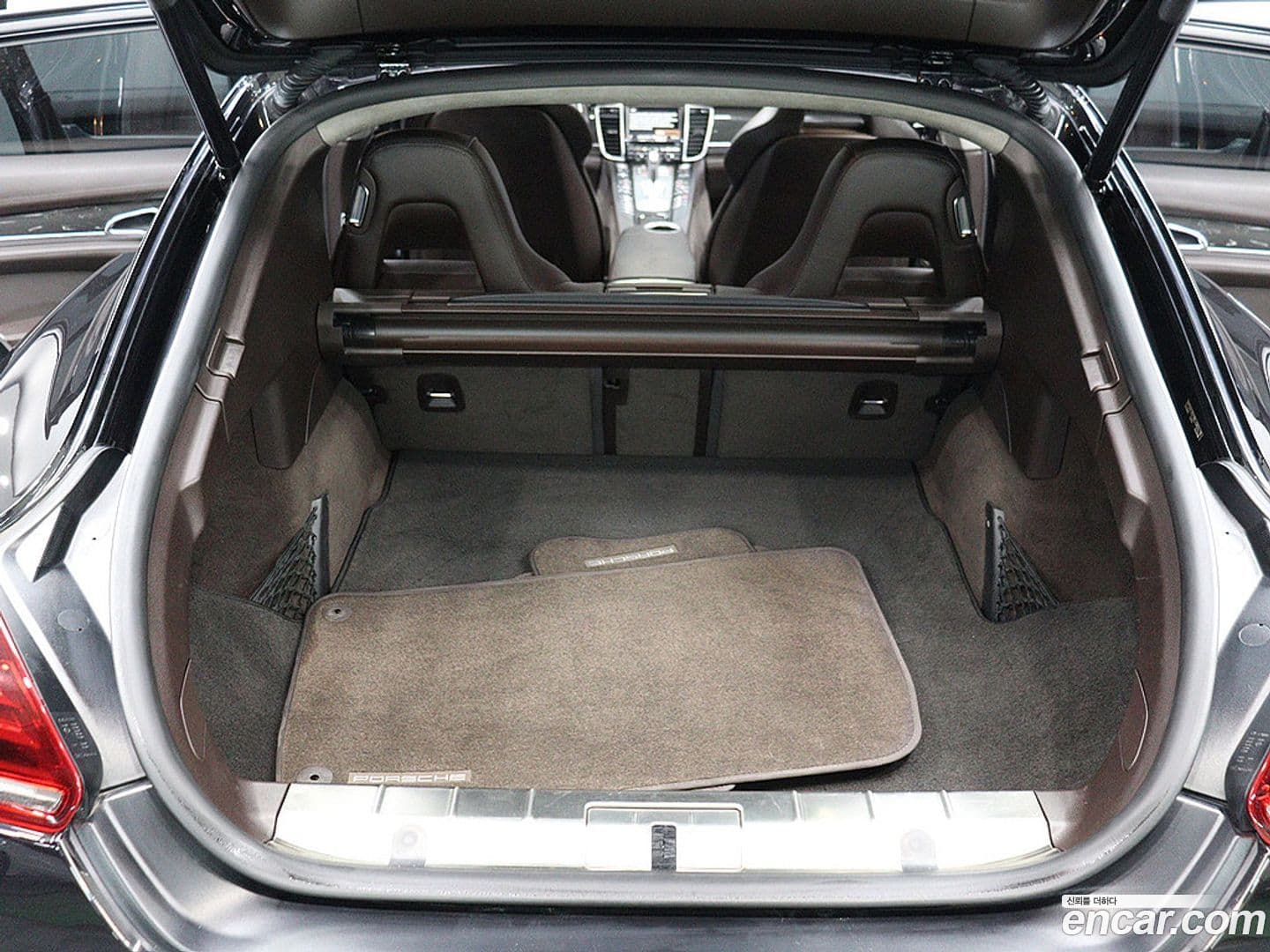 Main__Slider__Photo:Panamera Porsche 2014.1-4