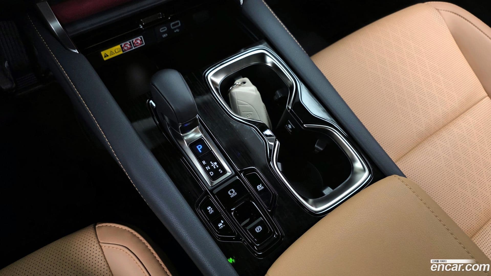 Main__Slider__Photo:RX Lexus 2025.7-8