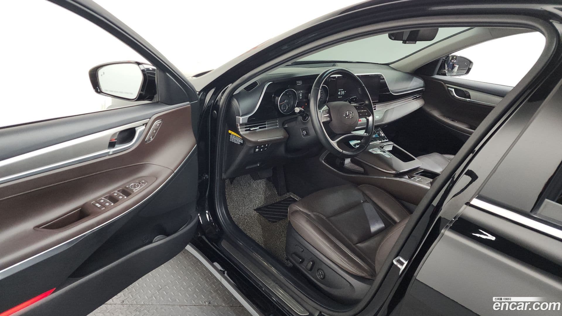 Main__Slider__Photo:Grandeur Hyundai 2019.11-9