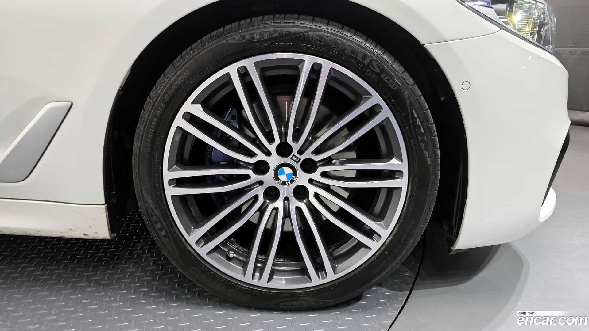 5-Series BMW 2019.4-OUTER-005