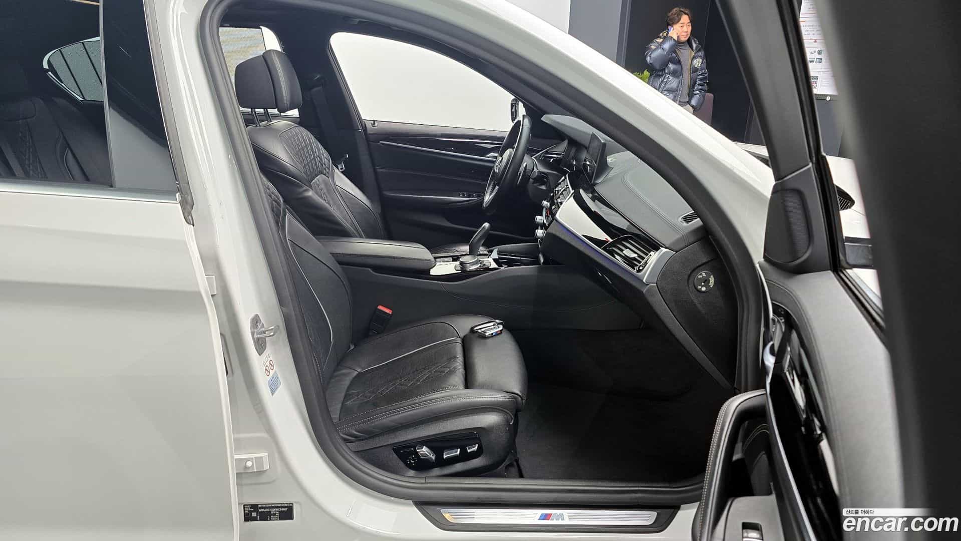 5-Series BMW 2019.4-INNER-010