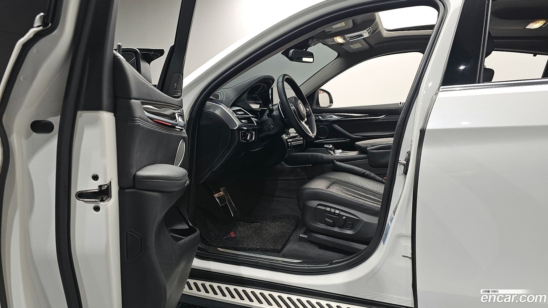 Main__Slider__Photo:X6 BMW 2017.5-9