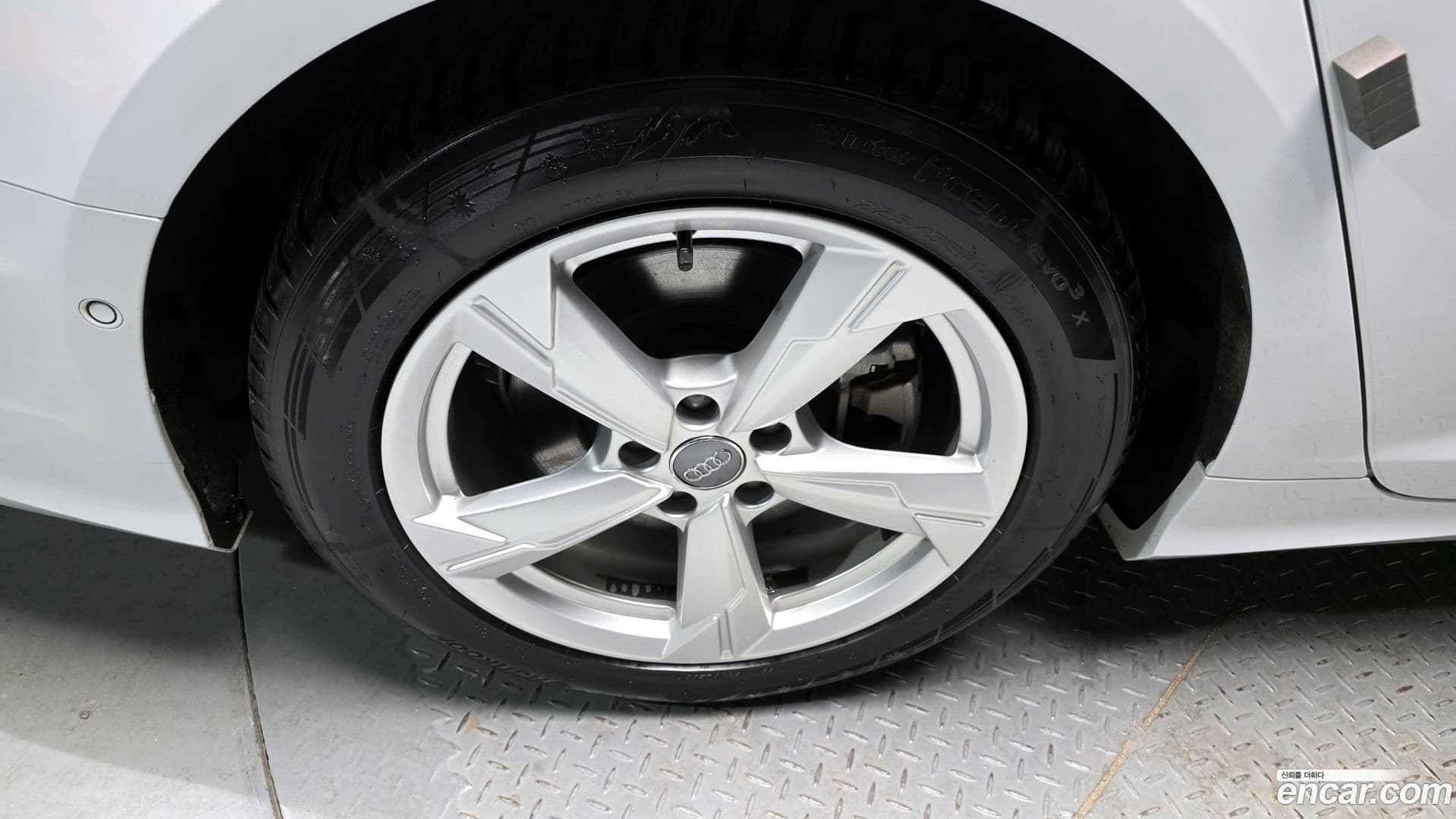 Main__Slider__Photo:A6 Audi 2020.3-4