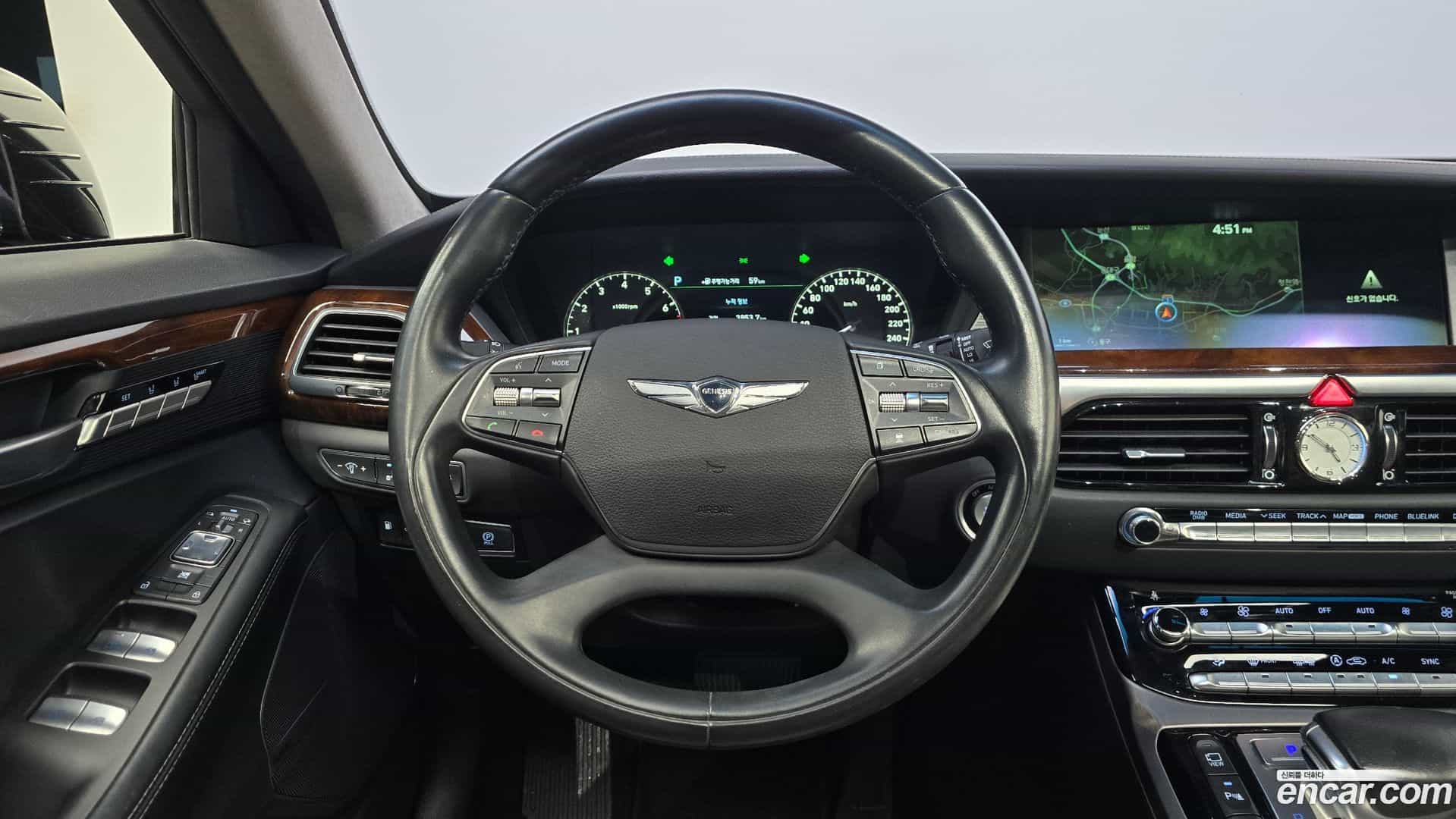 EQ900 Genesis 2016.1-OPTION-017