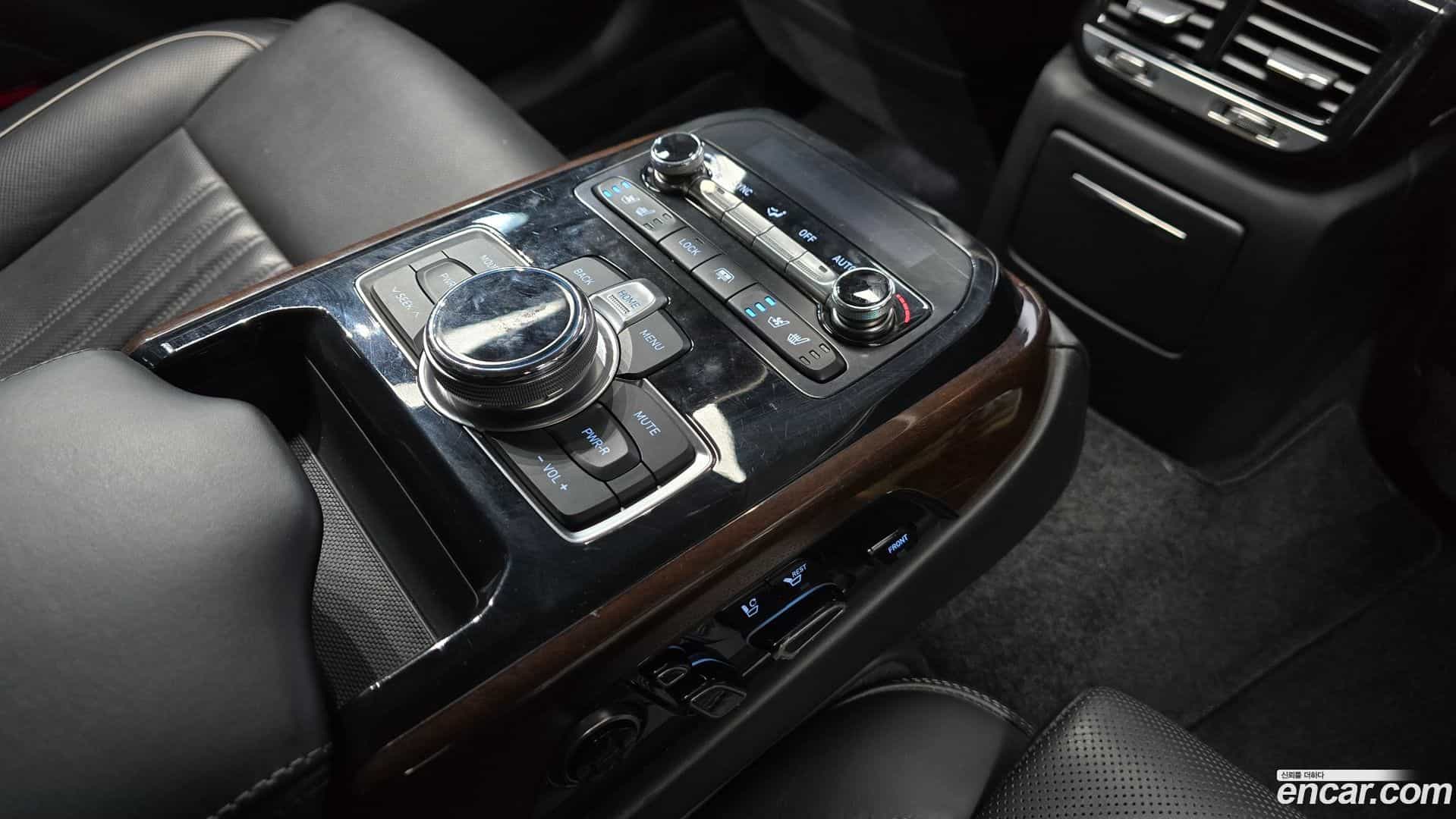 EQ900 Genesis 2016.1-OPTION-022