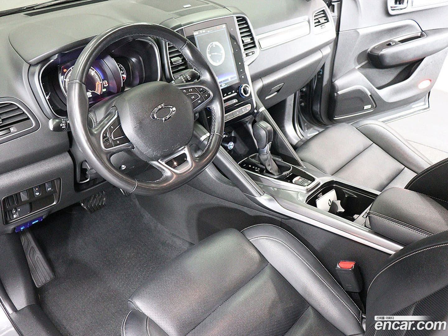 Main__Slider__Photo:QM6 Renault-KoreaSamsung 2020.5-16