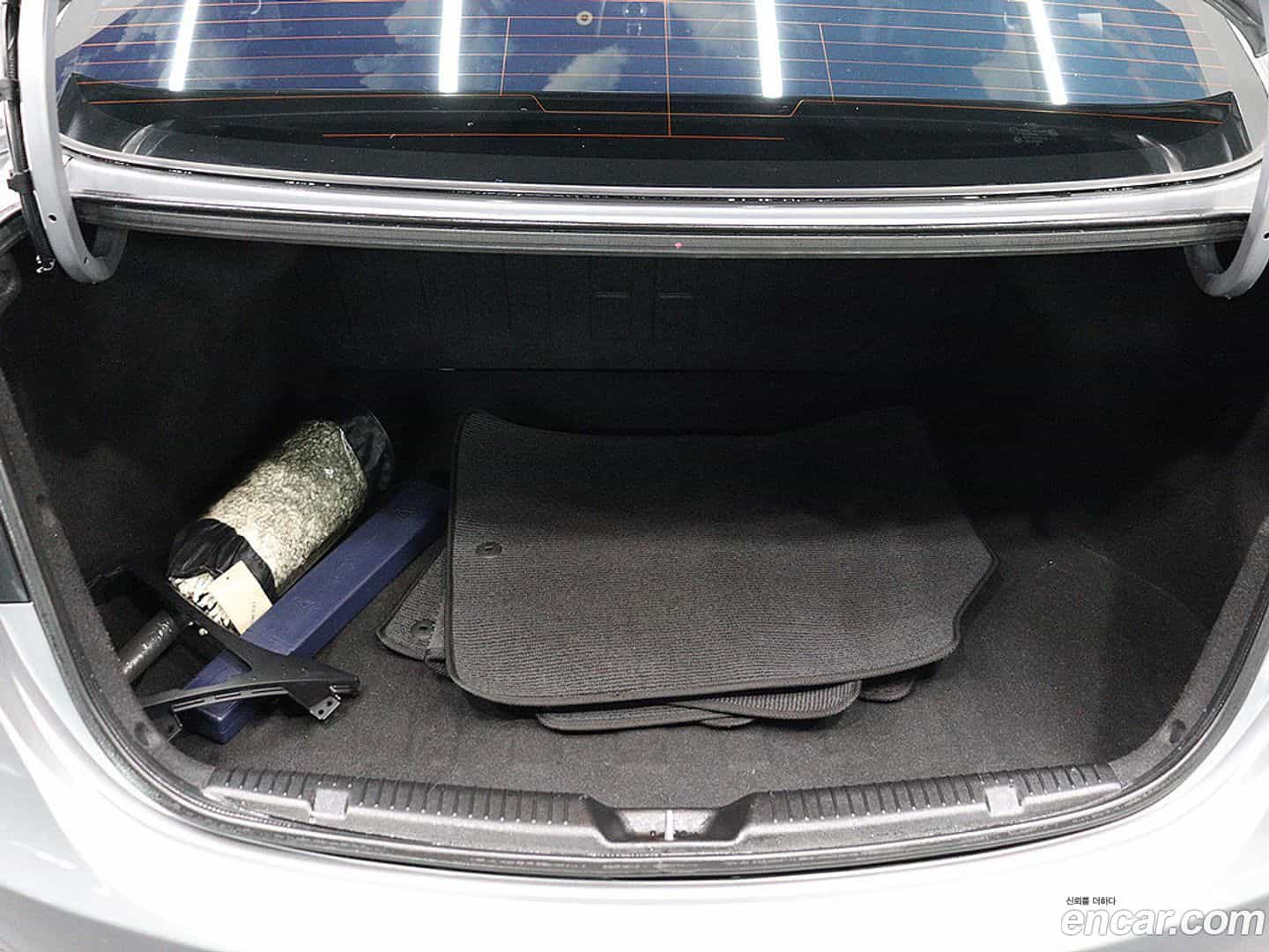 AVANTE Hyundai 2012.9-OUTER-005