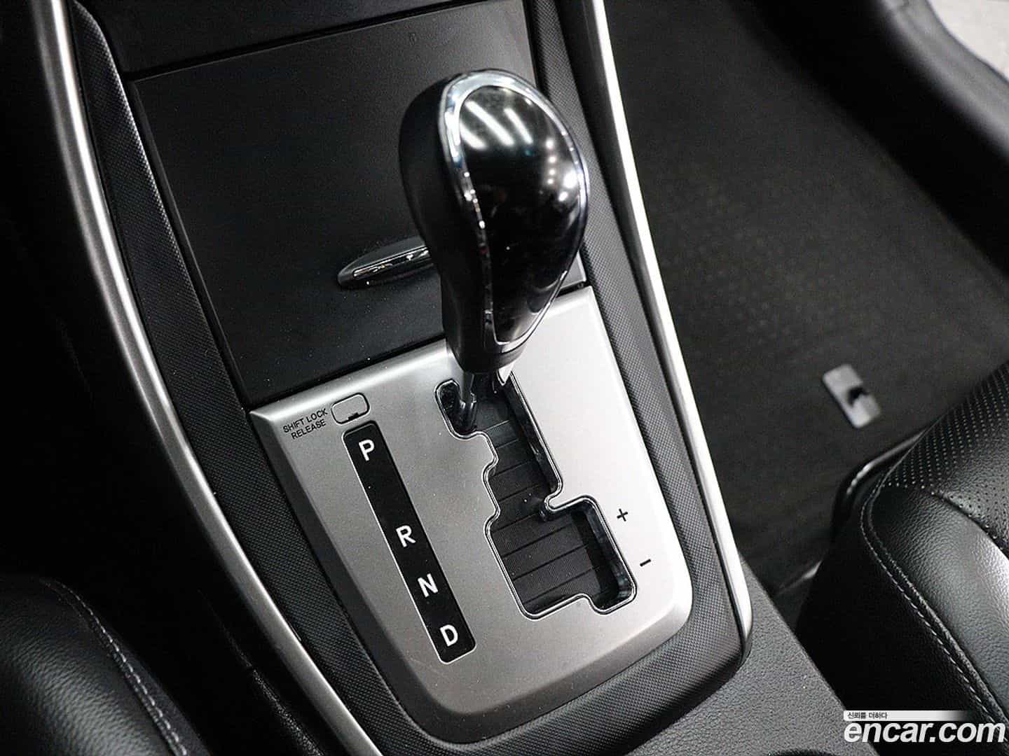 AVANTE Hyundai 2012.9-INNER-009