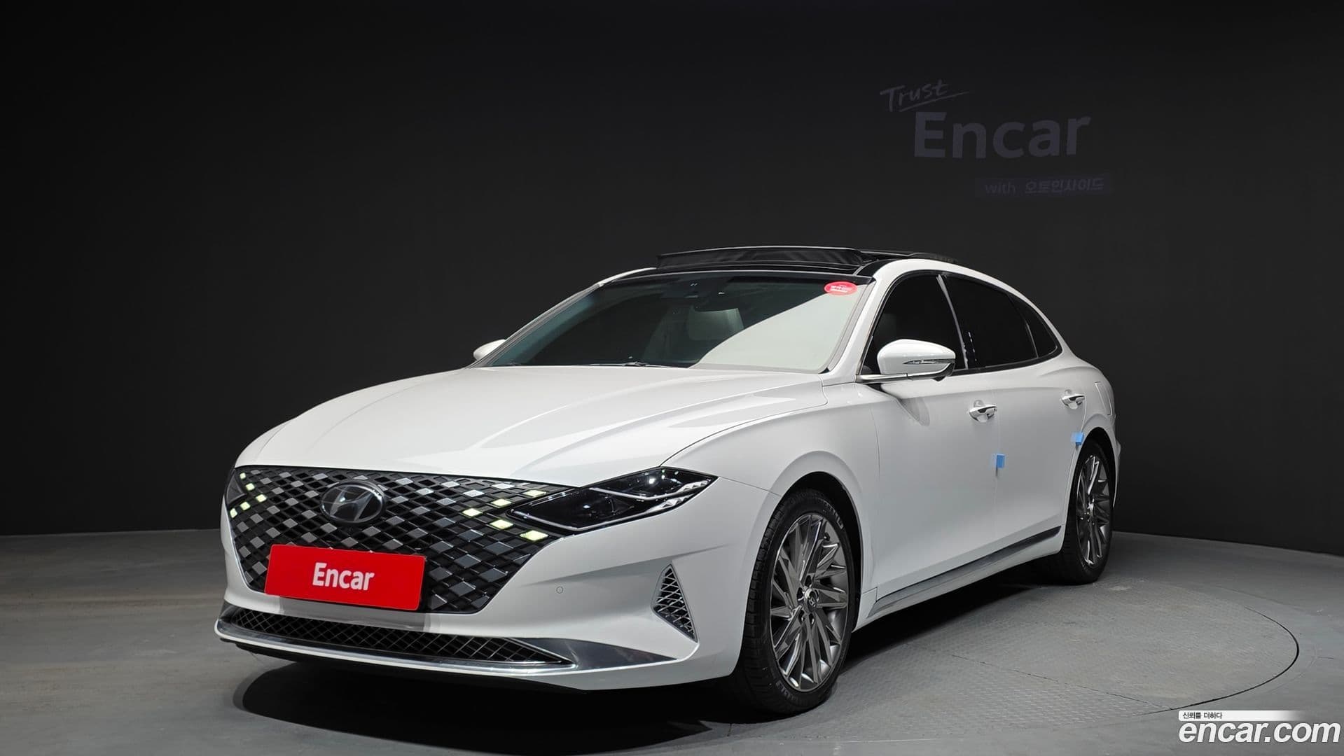 Main__Slider__Photo:Grandeur Hyundai 2019.11-0