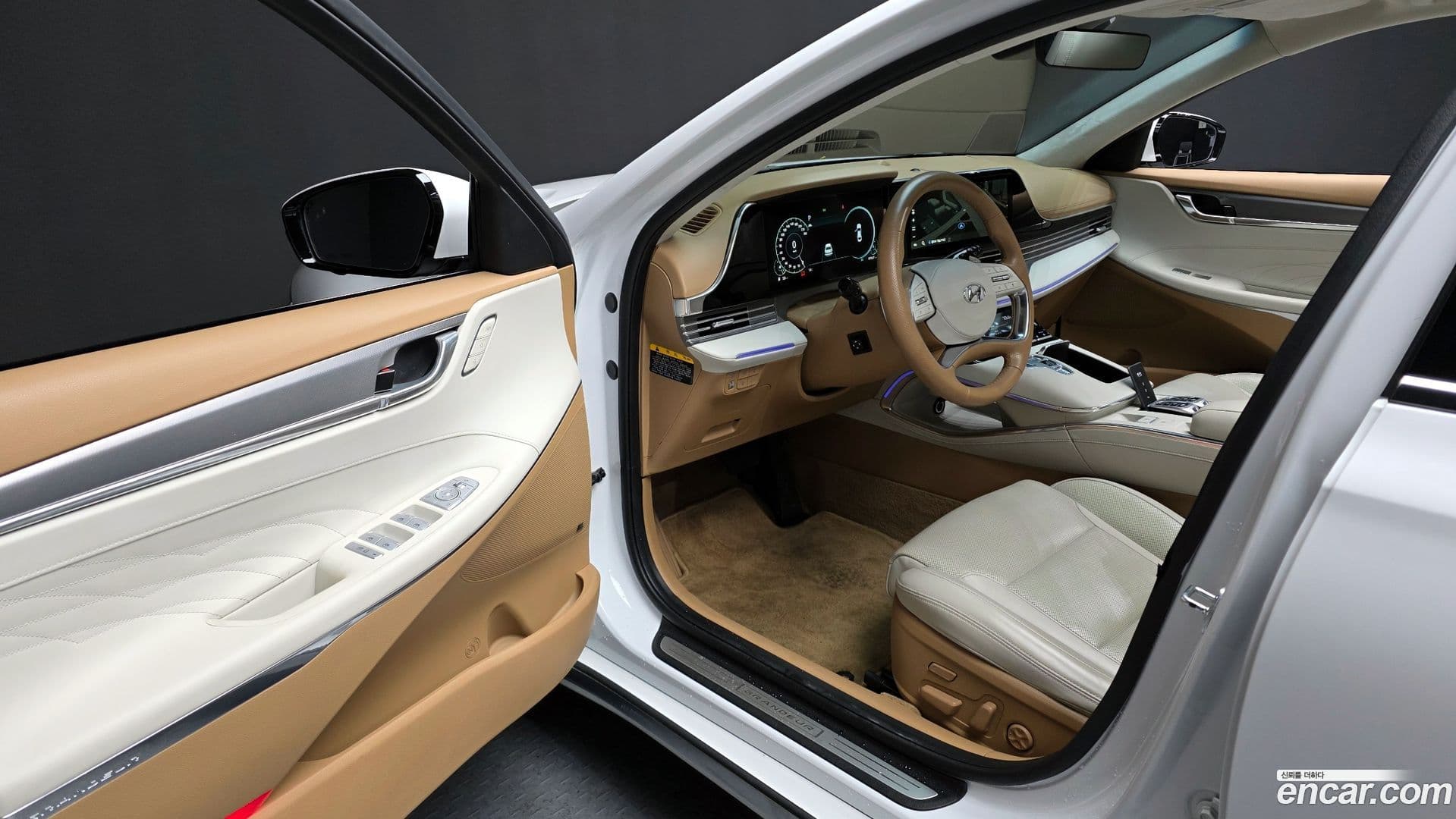 Main__Slider__Photo:Grandeur Hyundai 2019.11-9