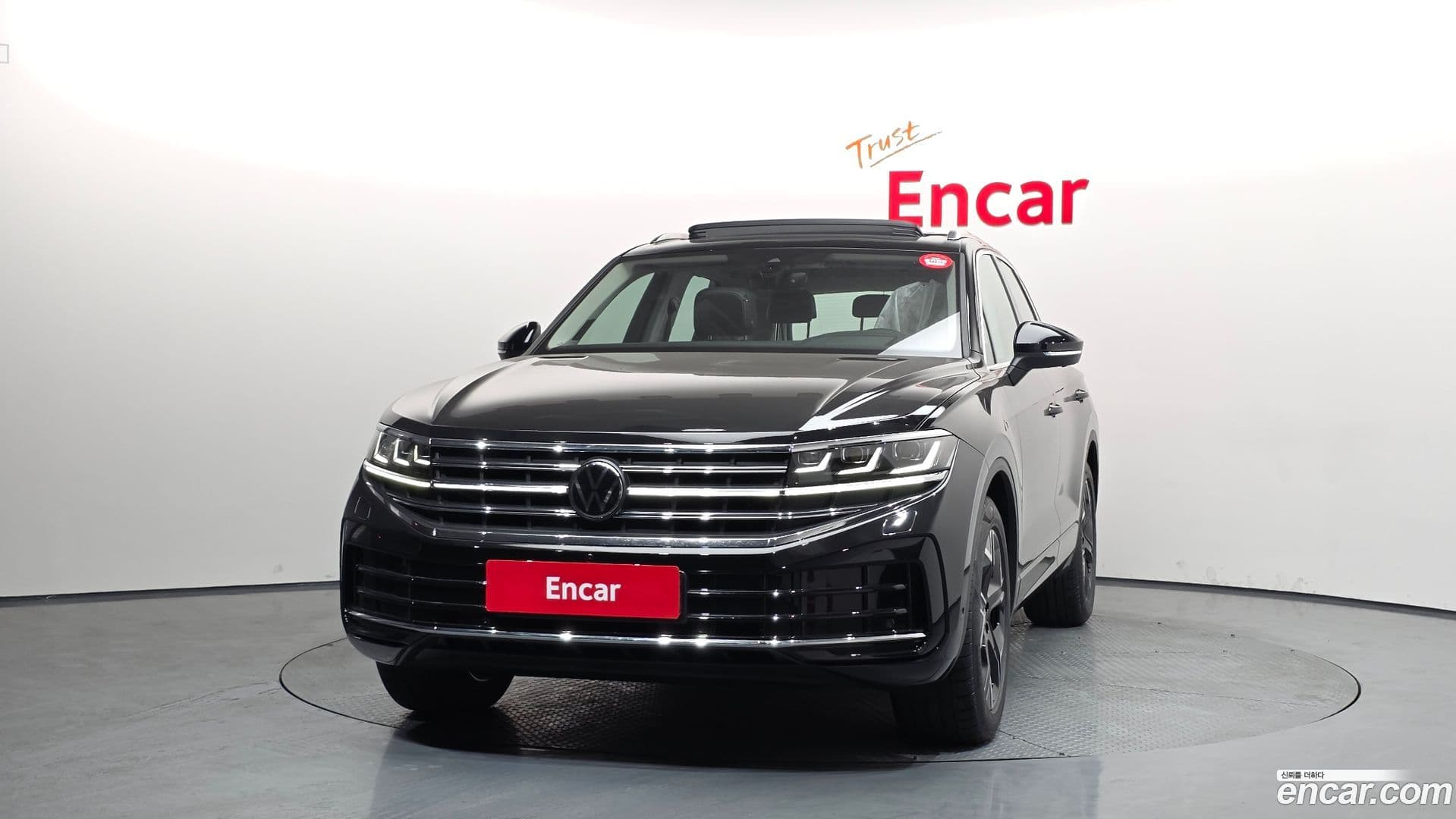 Main__Slider__Photo:Touareg Volkswagen 2025.11-2