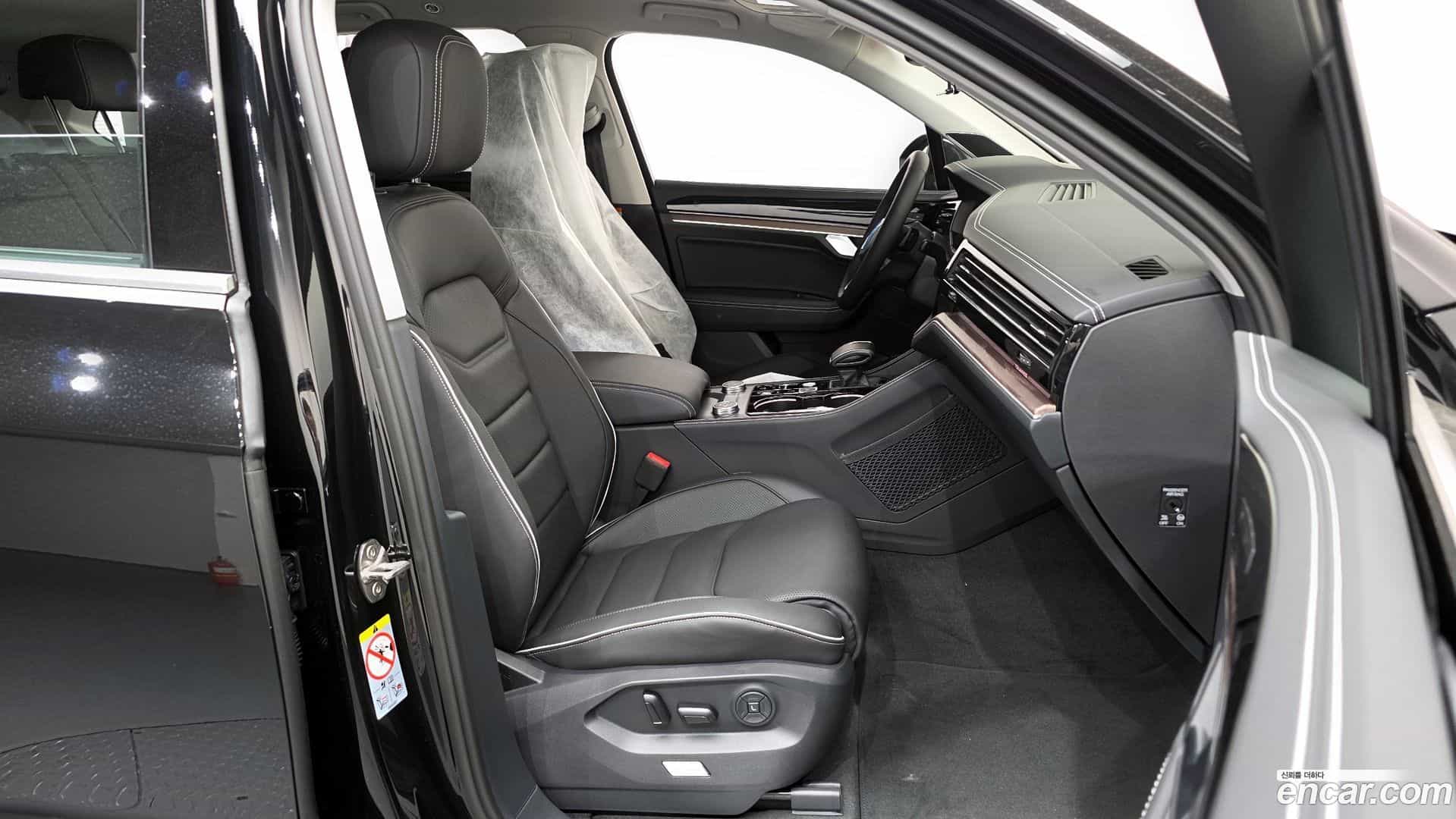 Touareg Volkswagen 2025.11-OPTION-015