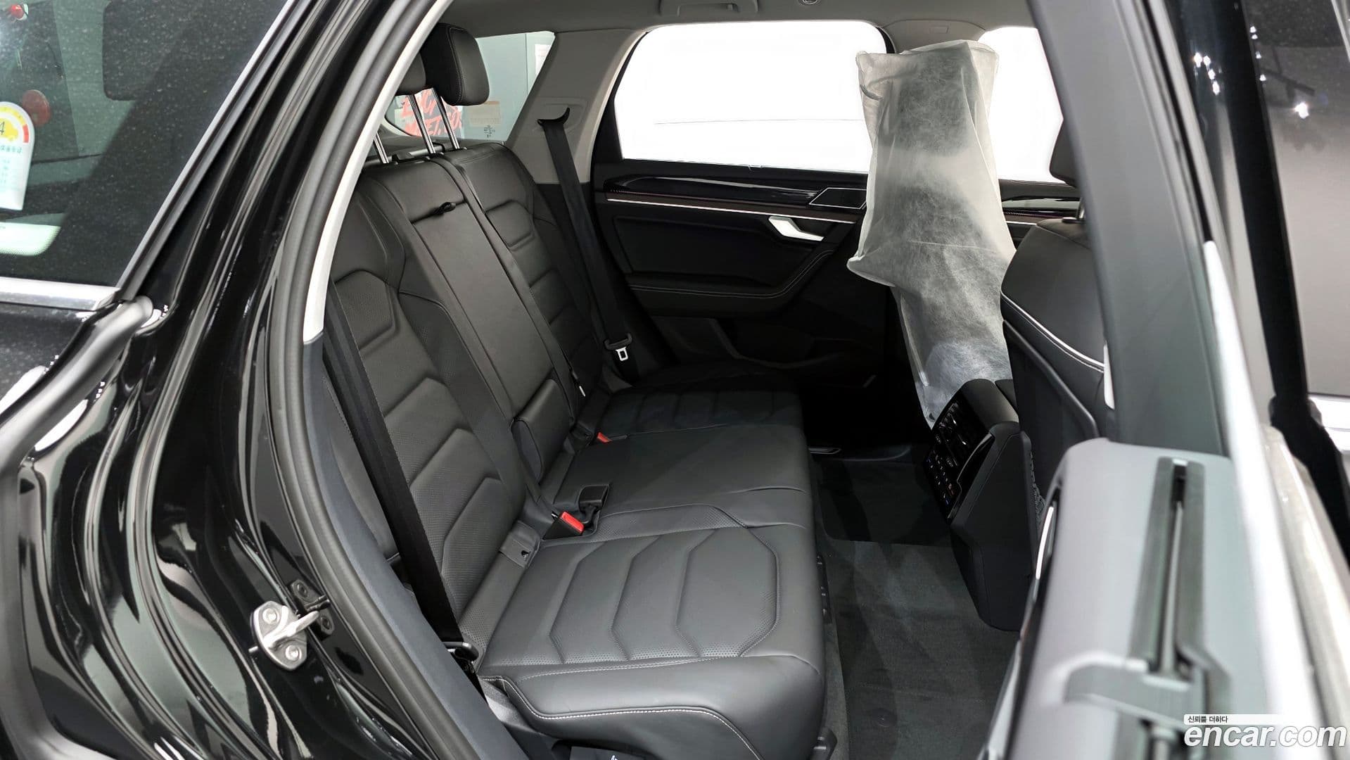 Main__Slider__Photo:Touareg Volkswagen 2025.11-11