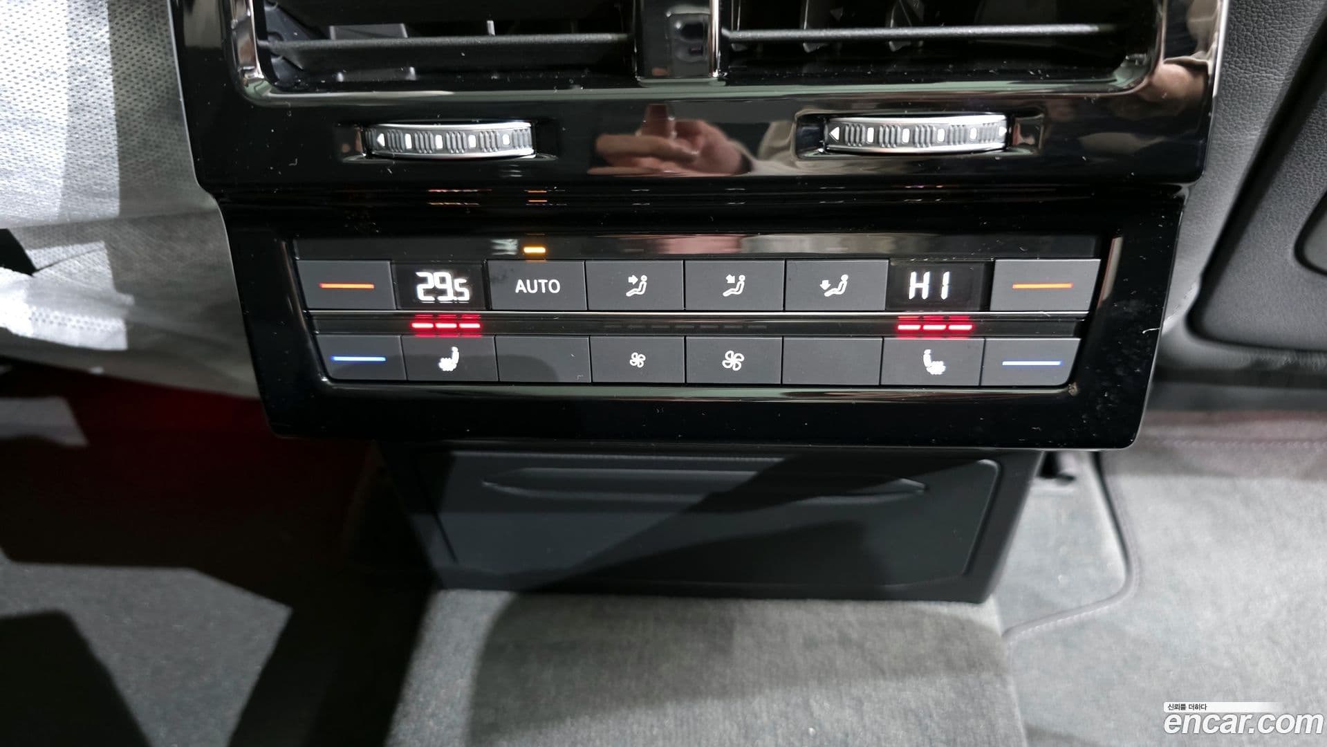 Main__Slider__Photo:Touareg Volkswagen 2025.11-18