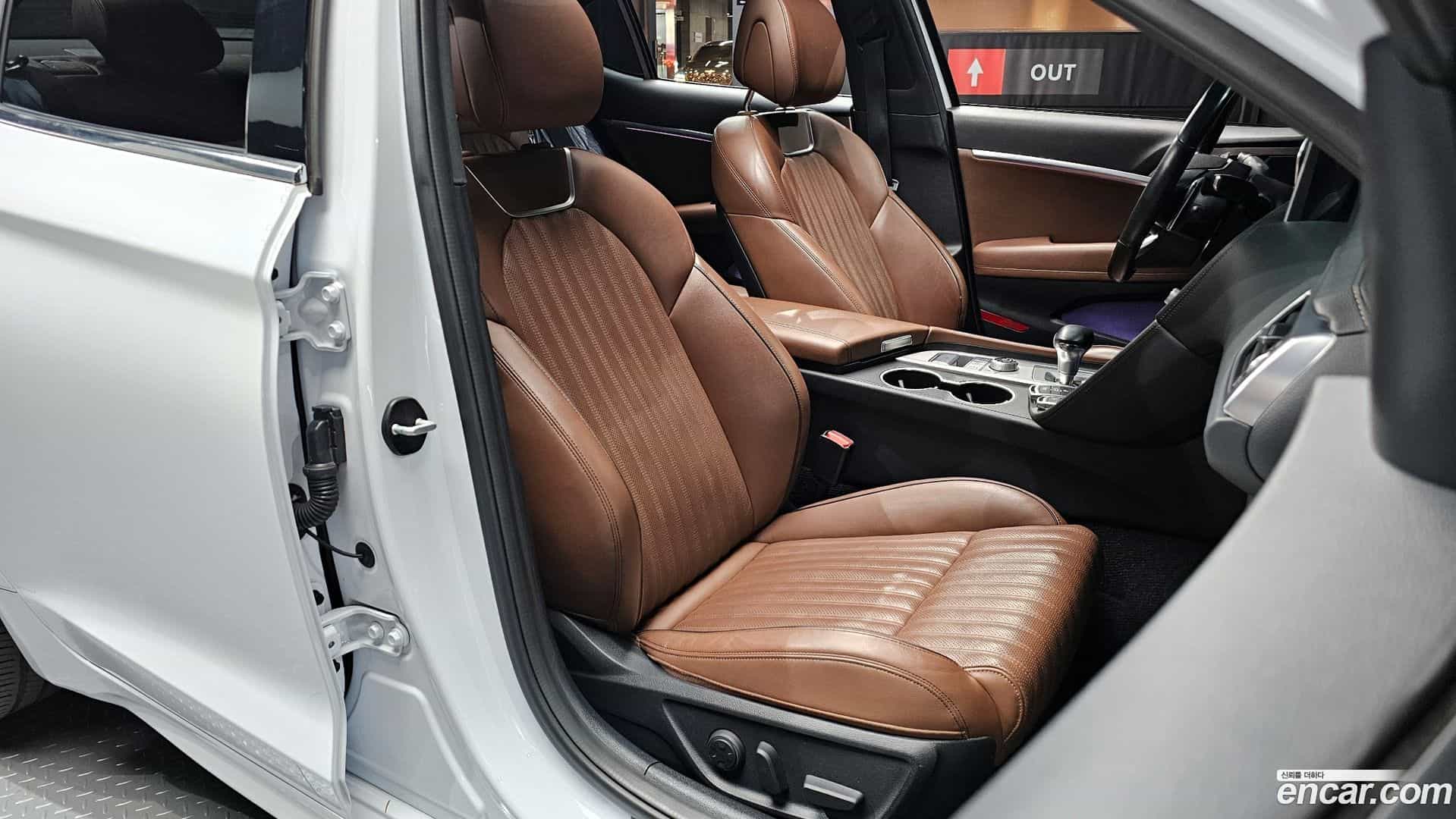 G70 Genesis 2018.10-INNER-010