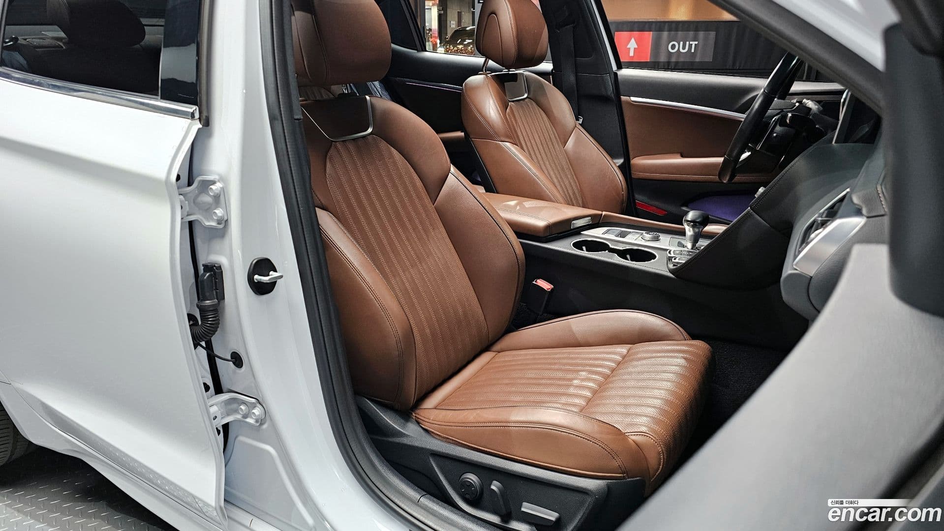 Main__Slider__Photo:G70 Genesis 2018.10-9