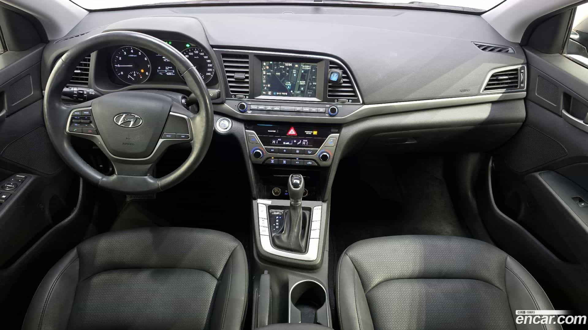 AVANTE Hyundai 2016.0-INNER-007