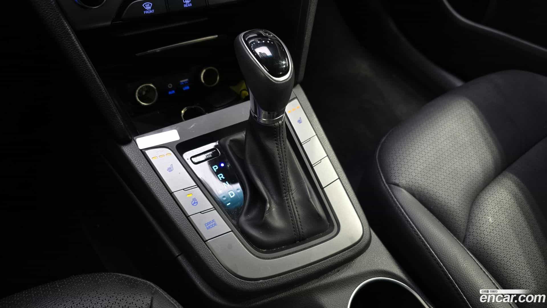 AVANTE Hyundai 2016.0-INNER-009