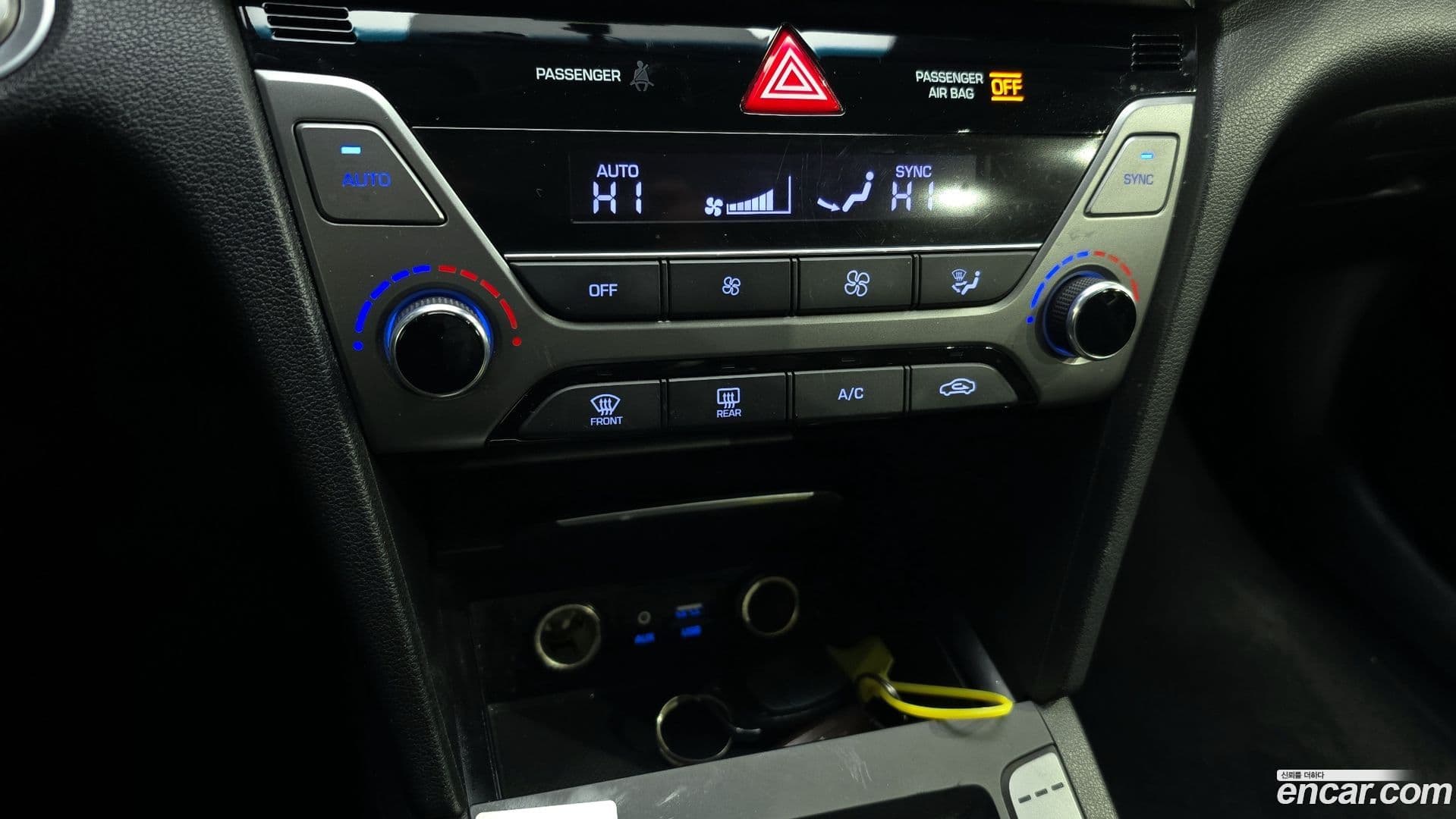 Main__Slider__Photo:AVANTE Hyundai 2016.0-16