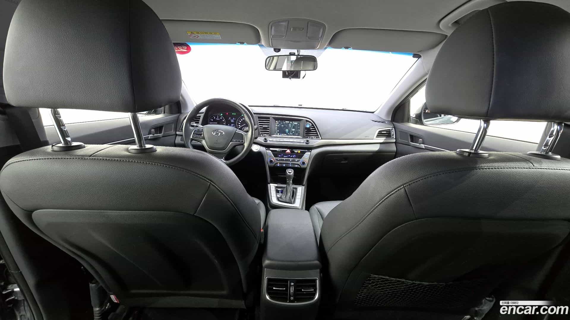 AVANTE Hyundai 2016.0-OPTION-023